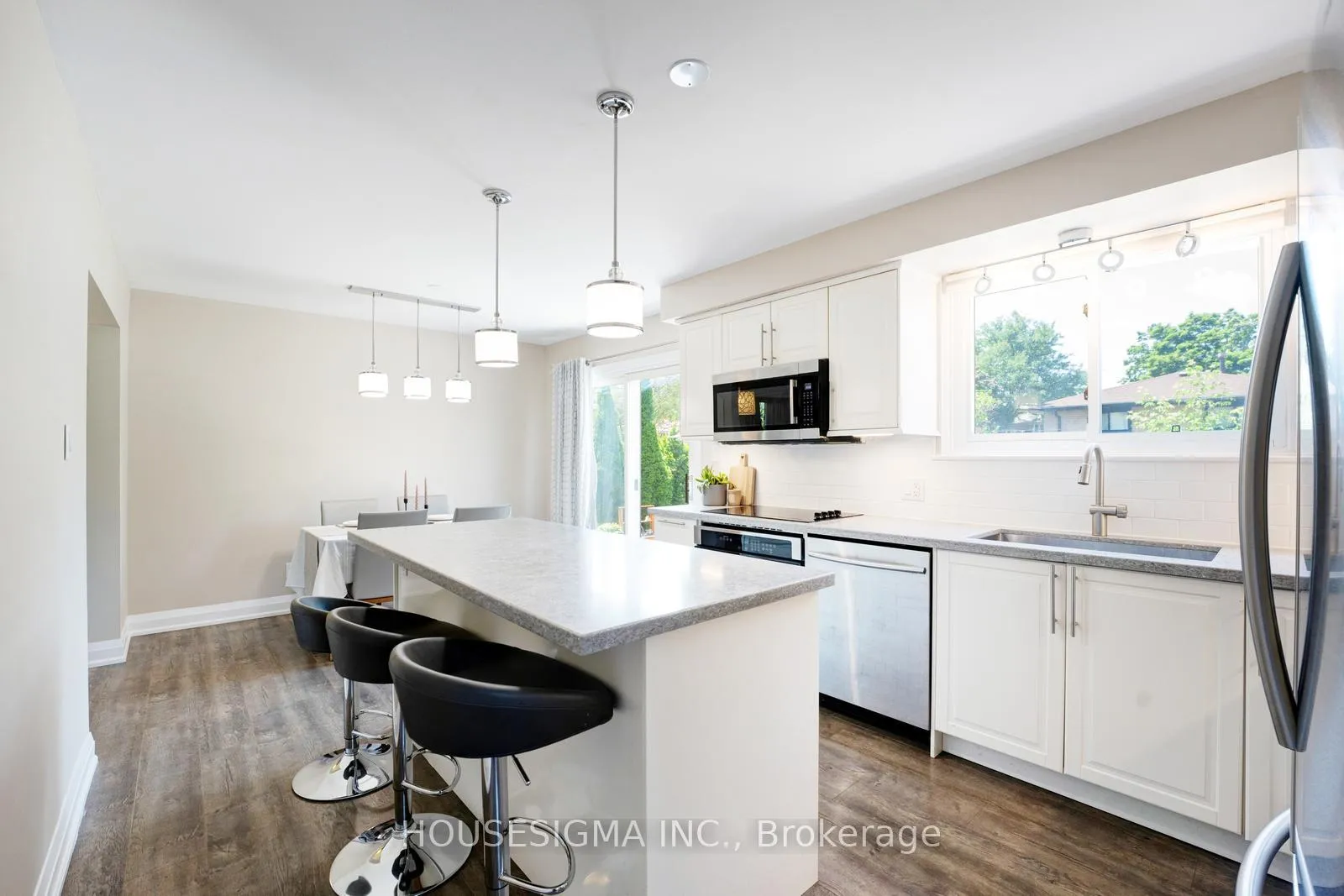 Photo 13 of 198 Archdekin Drive, Brampton, Madoc — HOMEH