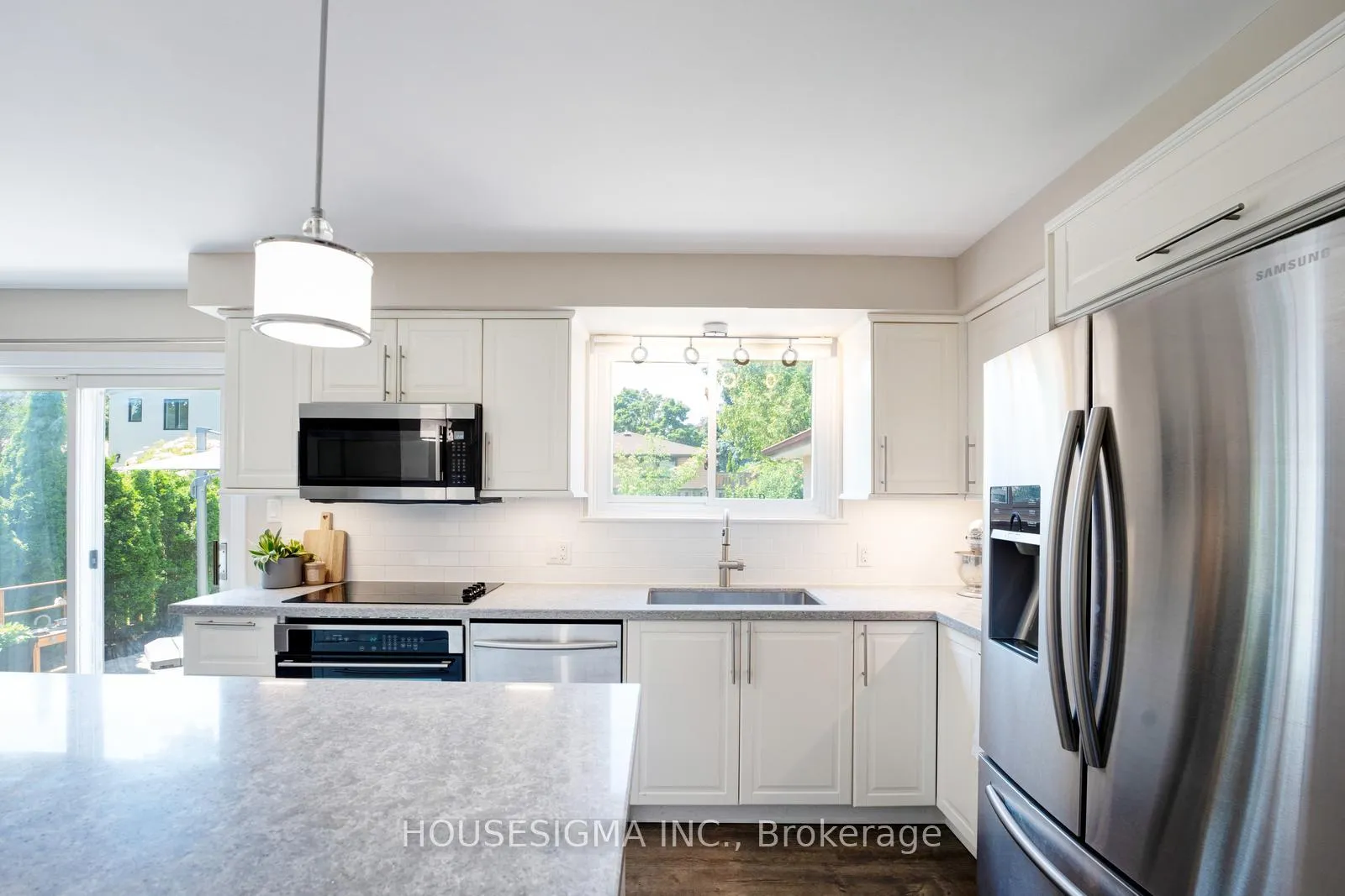 Photo 14 of 198 Archdekin Drive, Brampton, Madoc — HOMEH