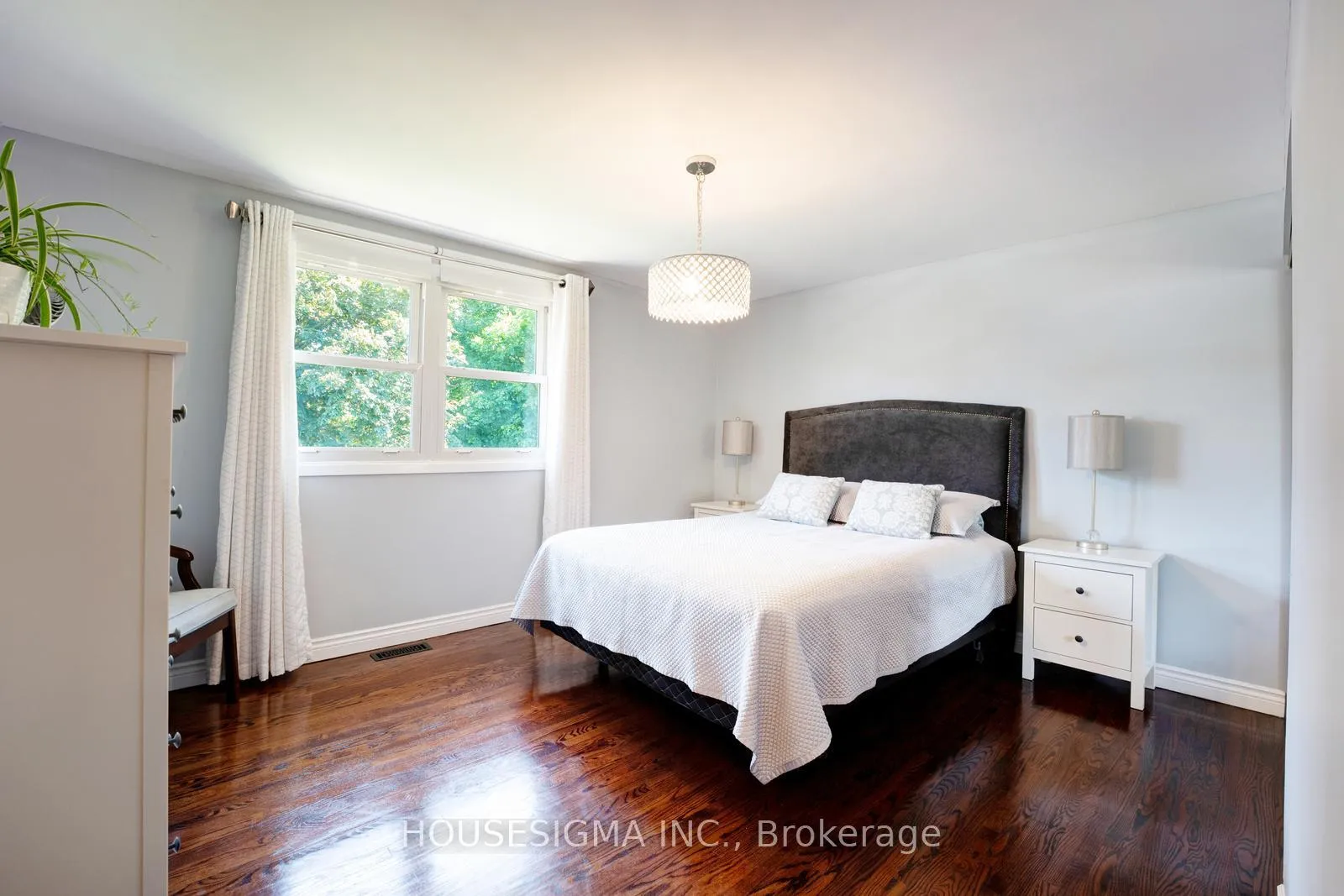 Photo 17 of 198 Archdekin Drive, Brampton, Madoc — HOMEH