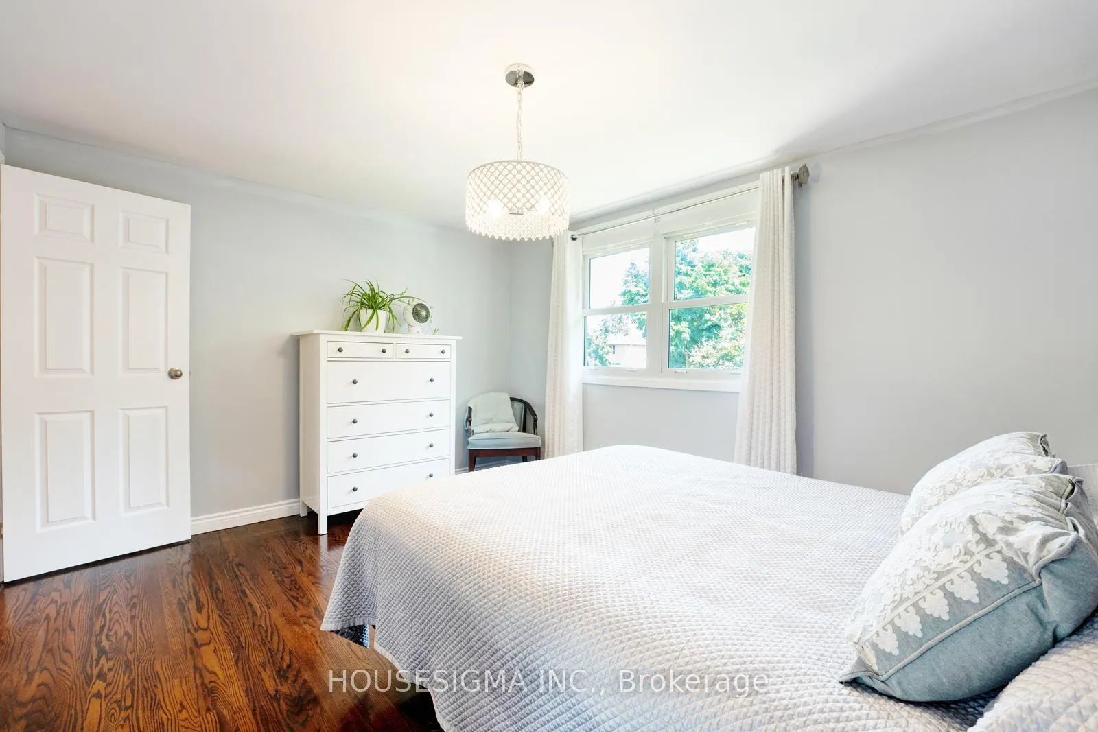 Photo 18 of 198 Archdekin Drive, Brampton, Madoc — HOMEH