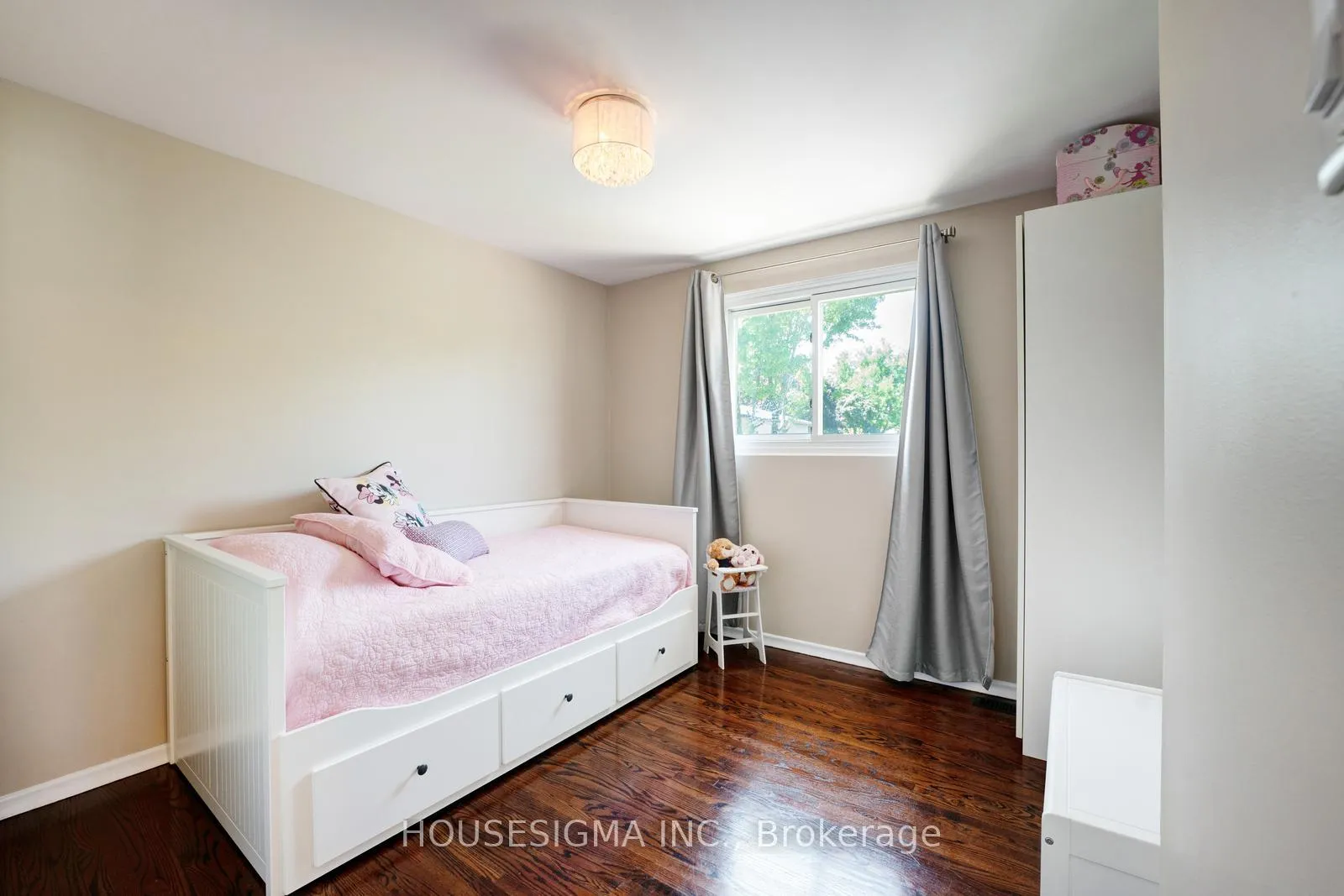 Photo 21 of 198 Archdekin Drive, Brampton, Madoc — HOMEH