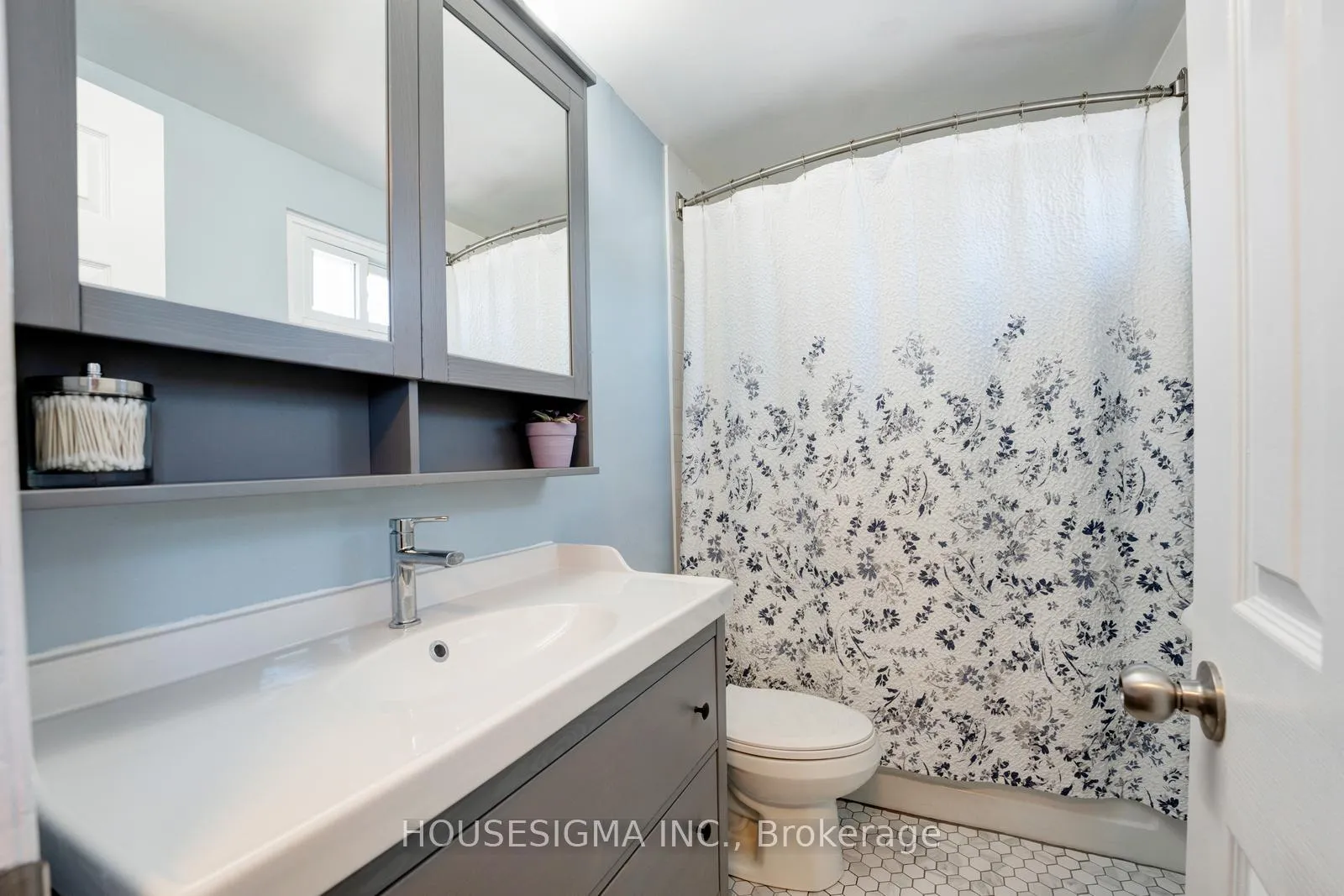 Photo 25 of 198 Archdekin Drive, Brampton, Madoc — HOMEH