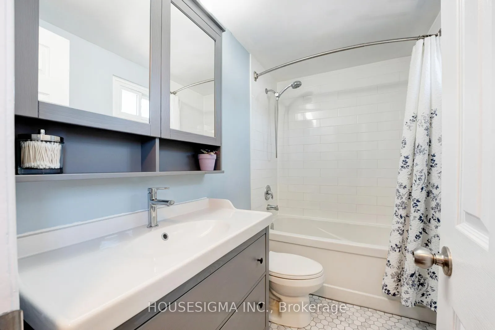 Photo 26 of 198 Archdekin Drive, Brampton, Madoc — HOMEH