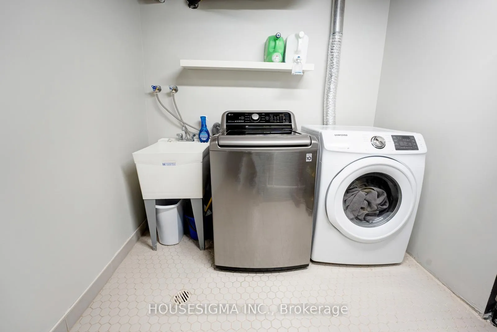 Photo 27 of 198 Archdekin Drive, Brampton, Madoc — HOMEH