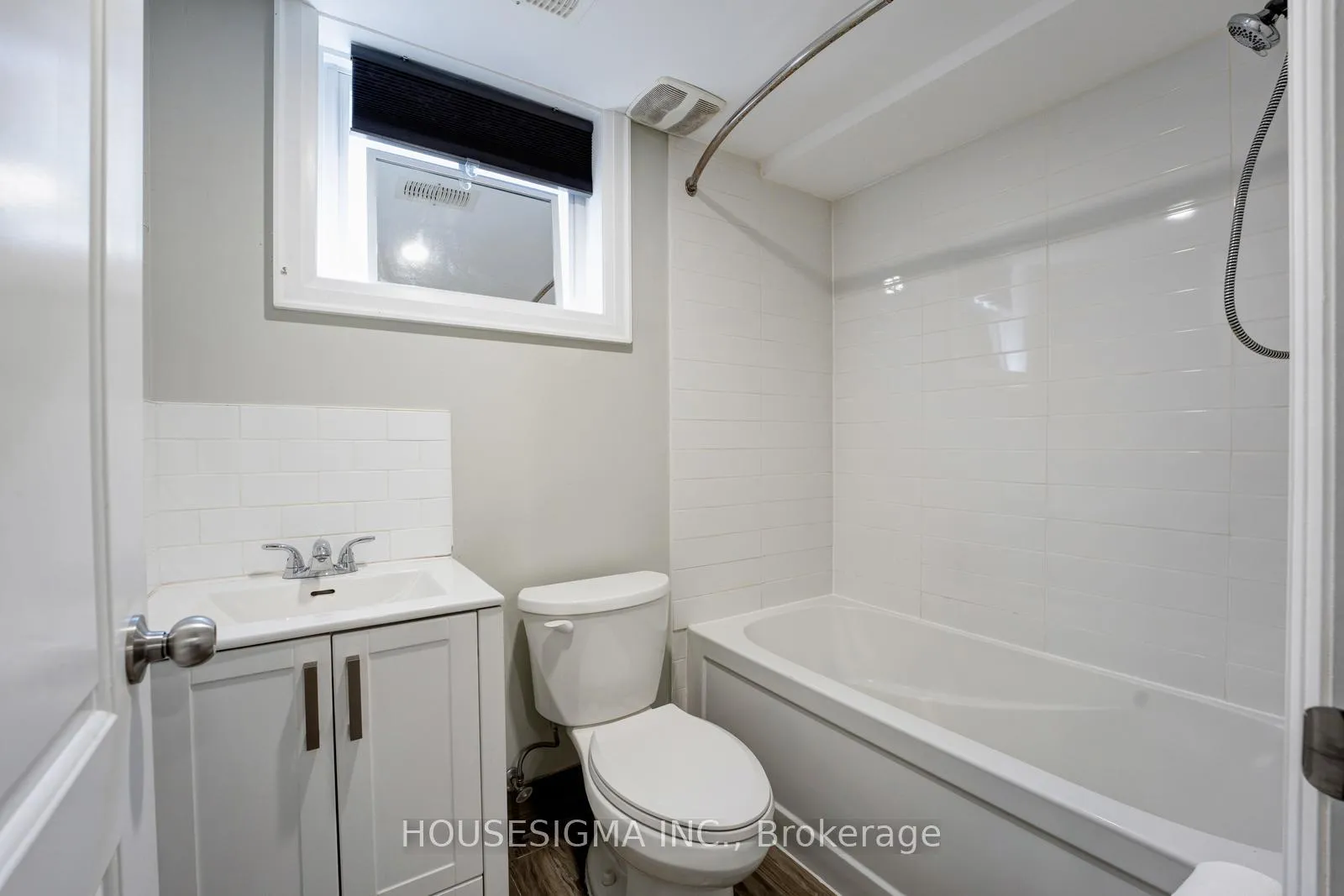 Photo 31 of 198 Archdekin Drive, Brampton, Madoc — HOMEH