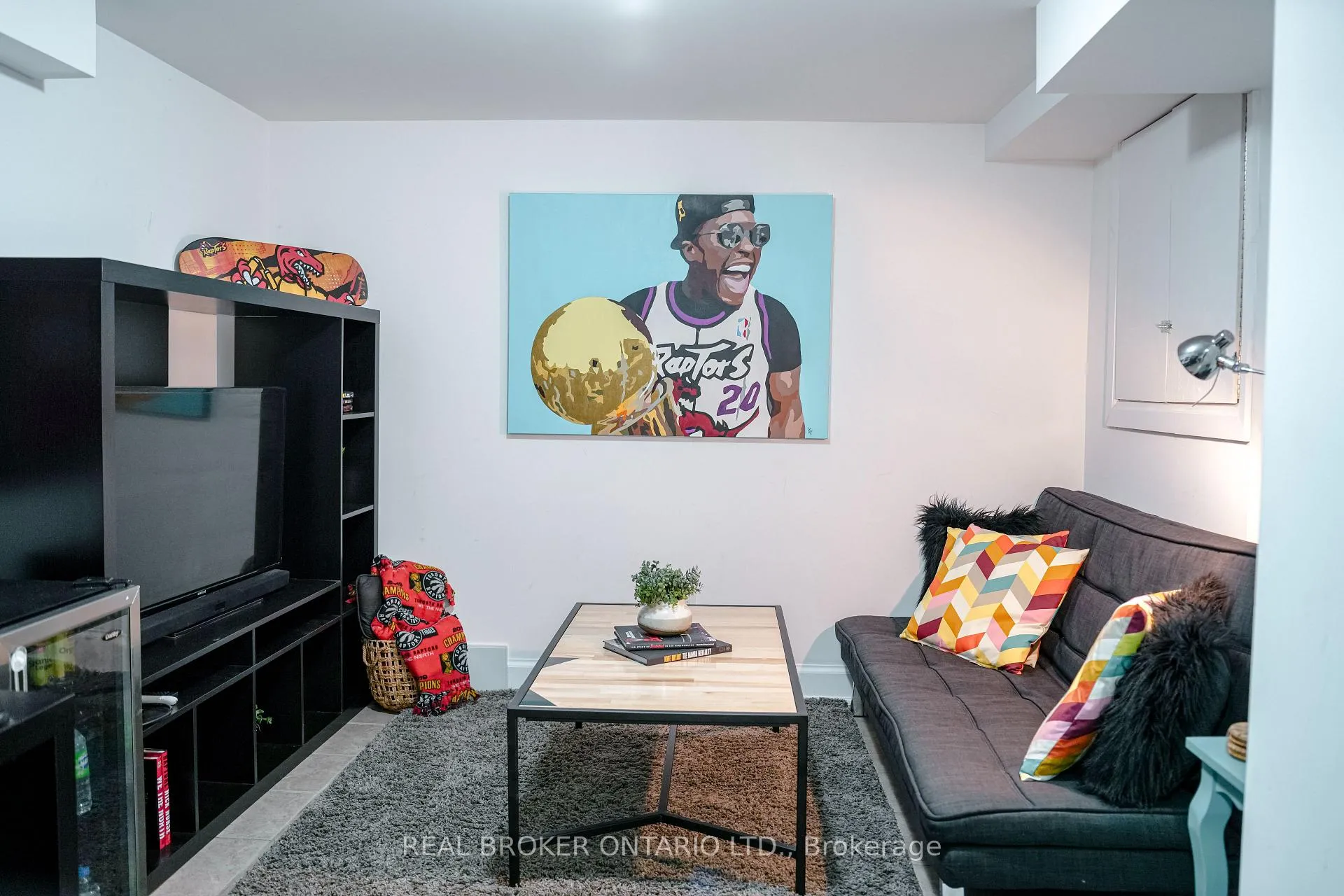 Photo 27 of 393 Hansen Road N, Brampton, Madoc — HOMEH