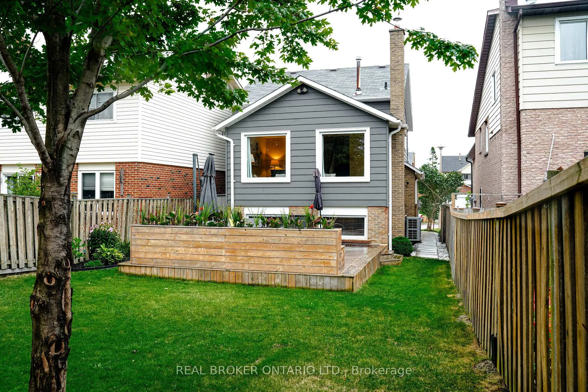 Photo 28 of 393 Hansen Road N, Brampton, Madoc — HOMEH