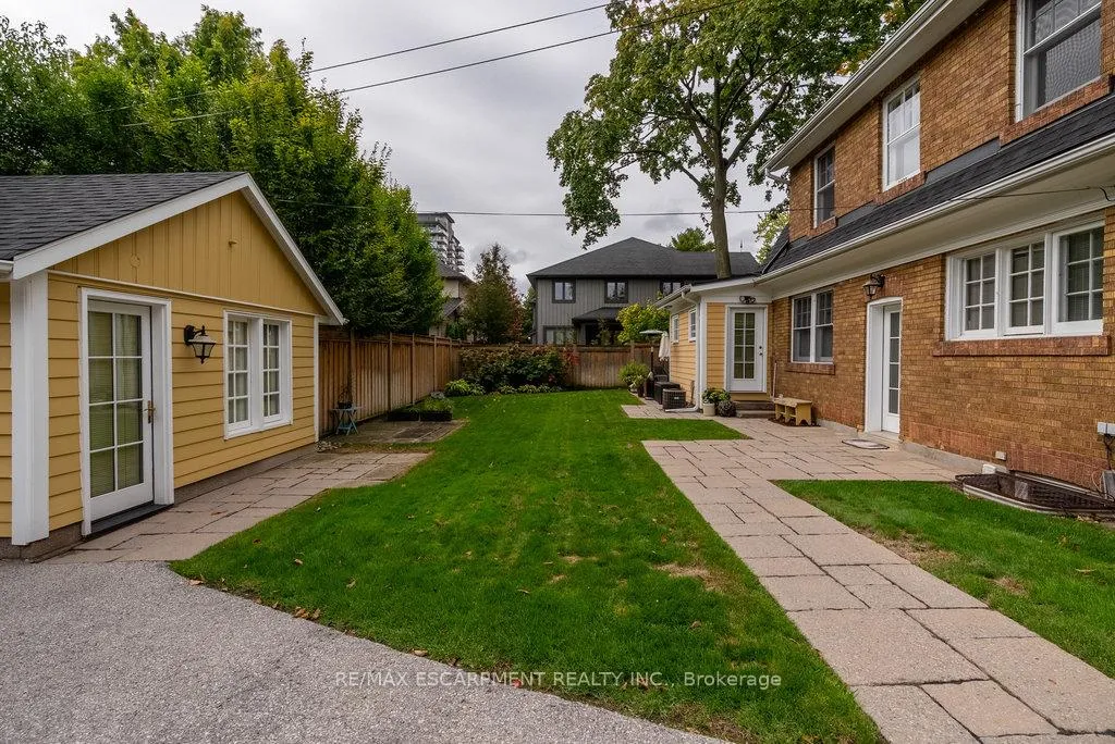 Photo 7 of Unit C, 2080 Caroline Street, Burlington, Brant — HOMEH