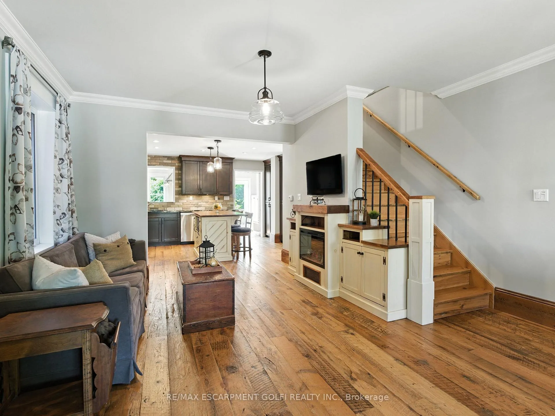 Photo 5 of 284 Cumberland Avenue, Hamilton, St. Clair — HOMEH