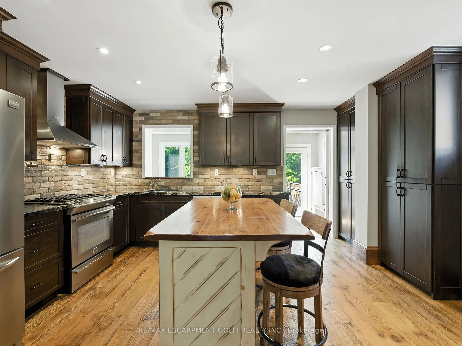Photo 8 of 284 Cumberland Avenue, Hamilton, St. Clair — HOMEH
