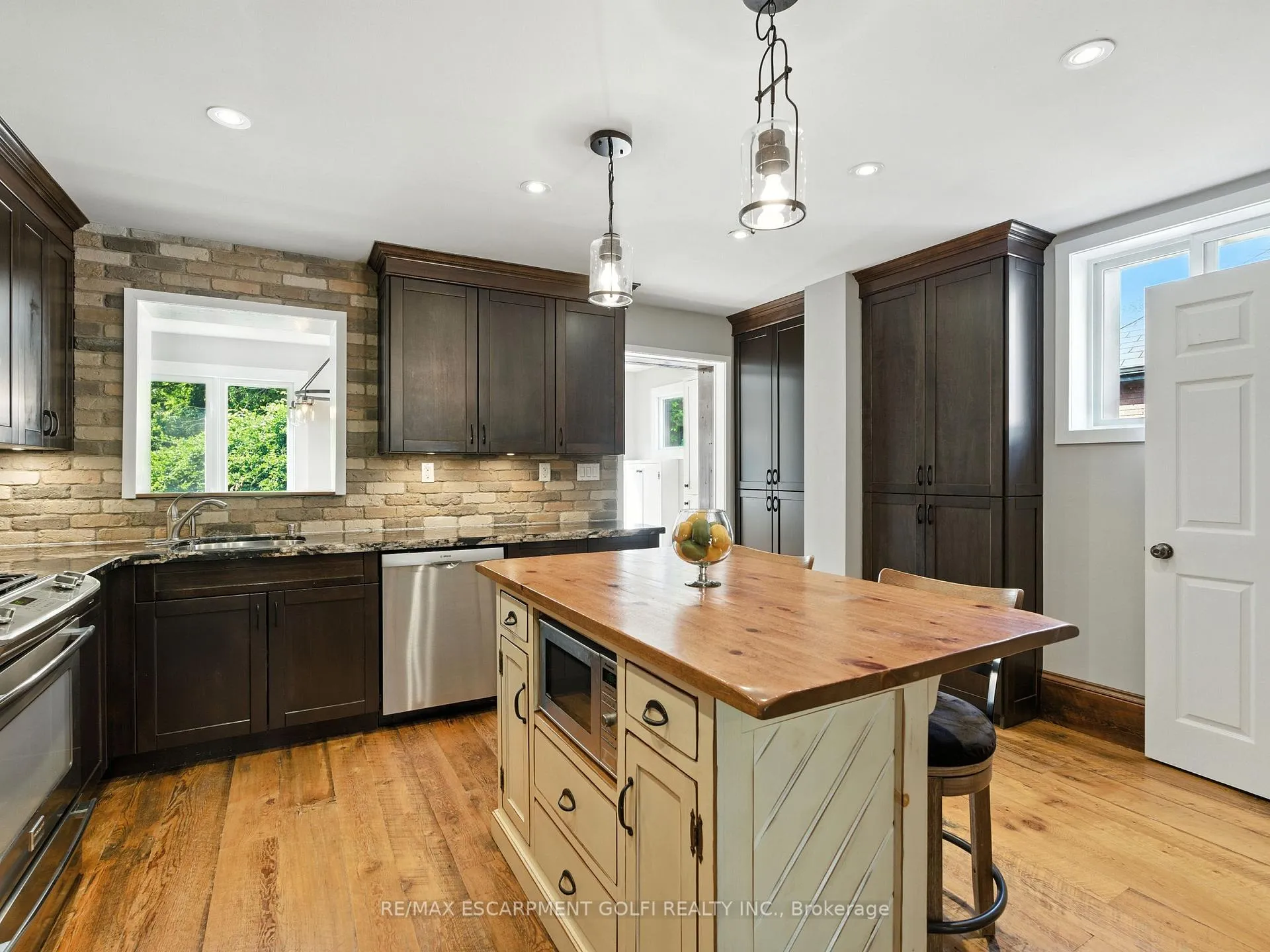 Photo 9 of 284 Cumberland Avenue, Hamilton, St. Clair — HOMEH