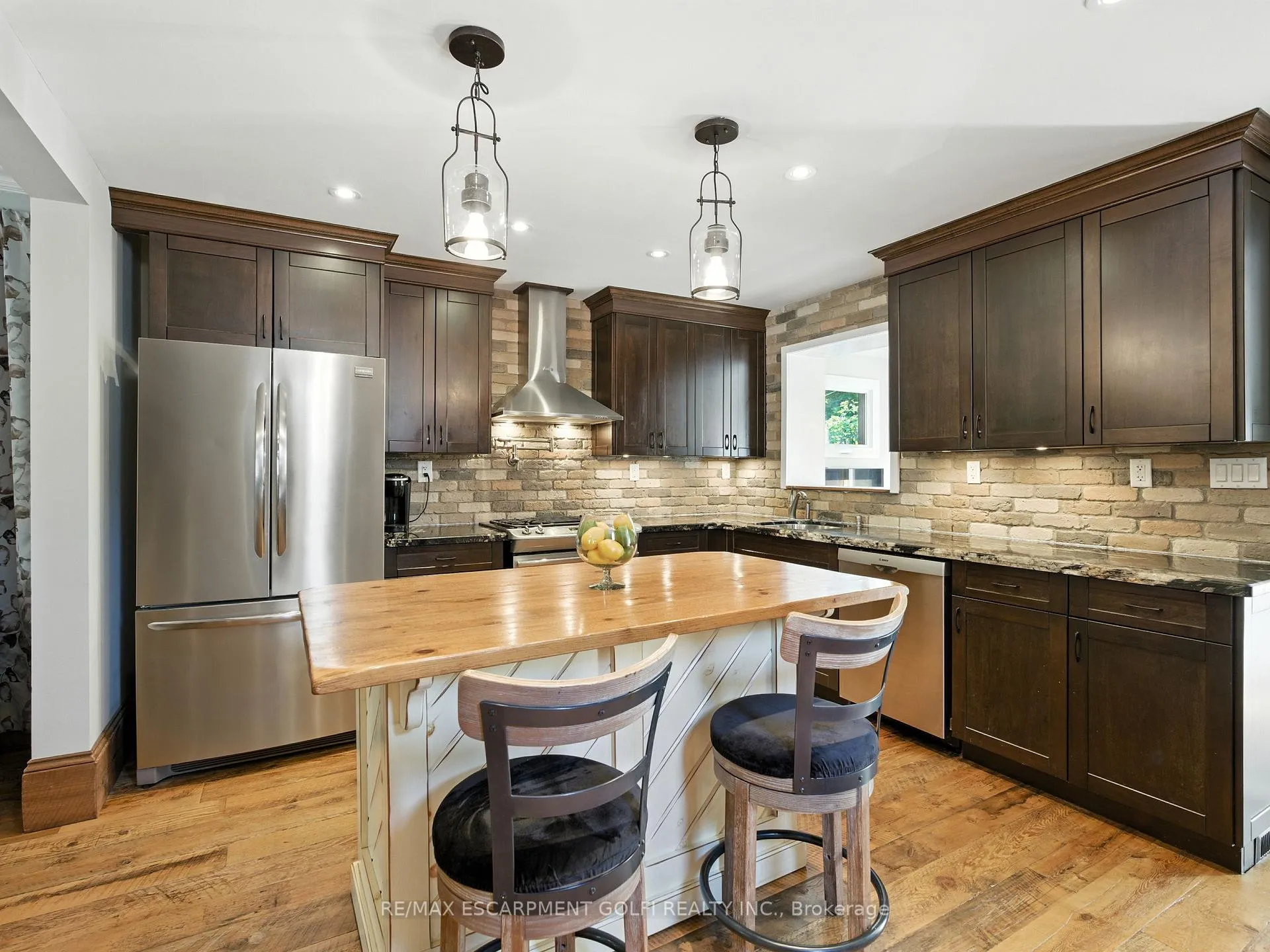 Photo 10 of 284 Cumberland Avenue, Hamilton, St. Clair — HOMEH