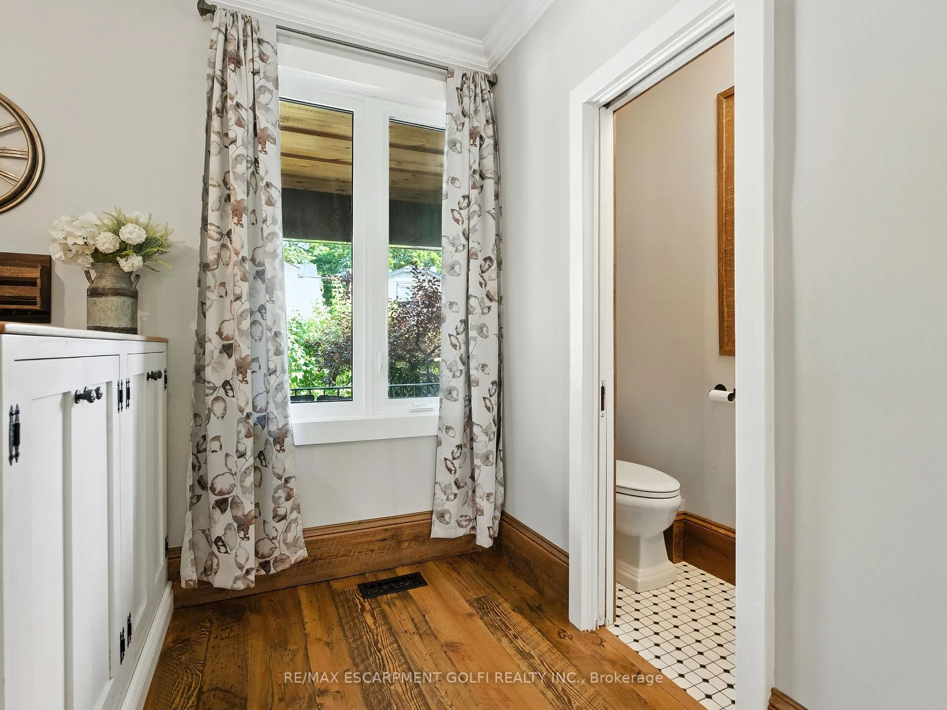 Photo 15 of 284 Cumberland Avenue, Hamilton, St. Clair — HOMEH