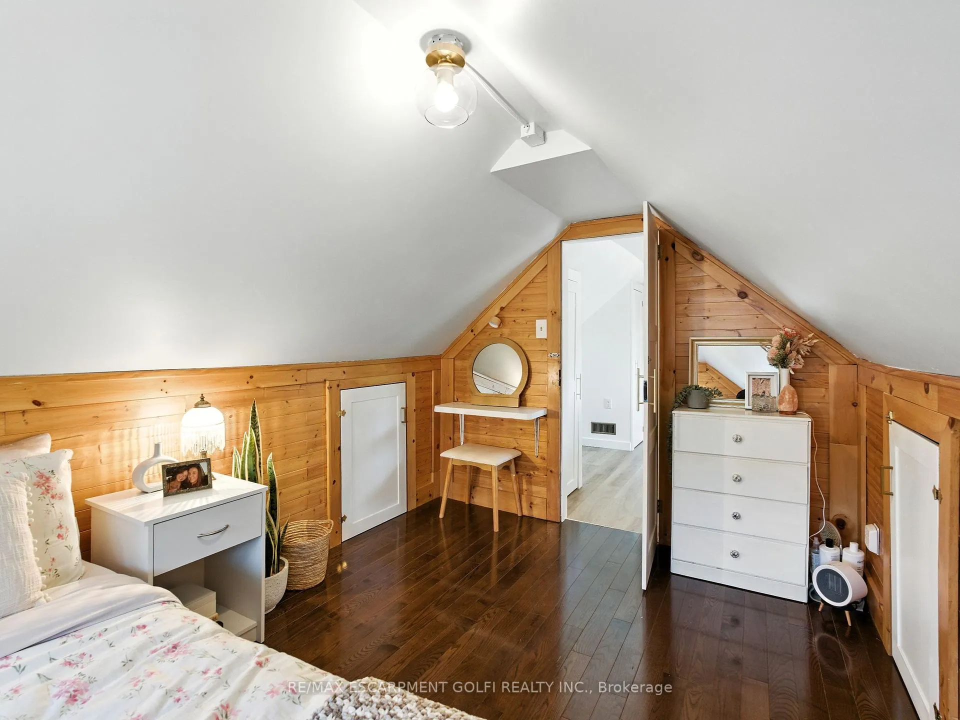 Photo 31 of 284 Cumberland Avenue, Hamilton, St. Clair — HOMEH