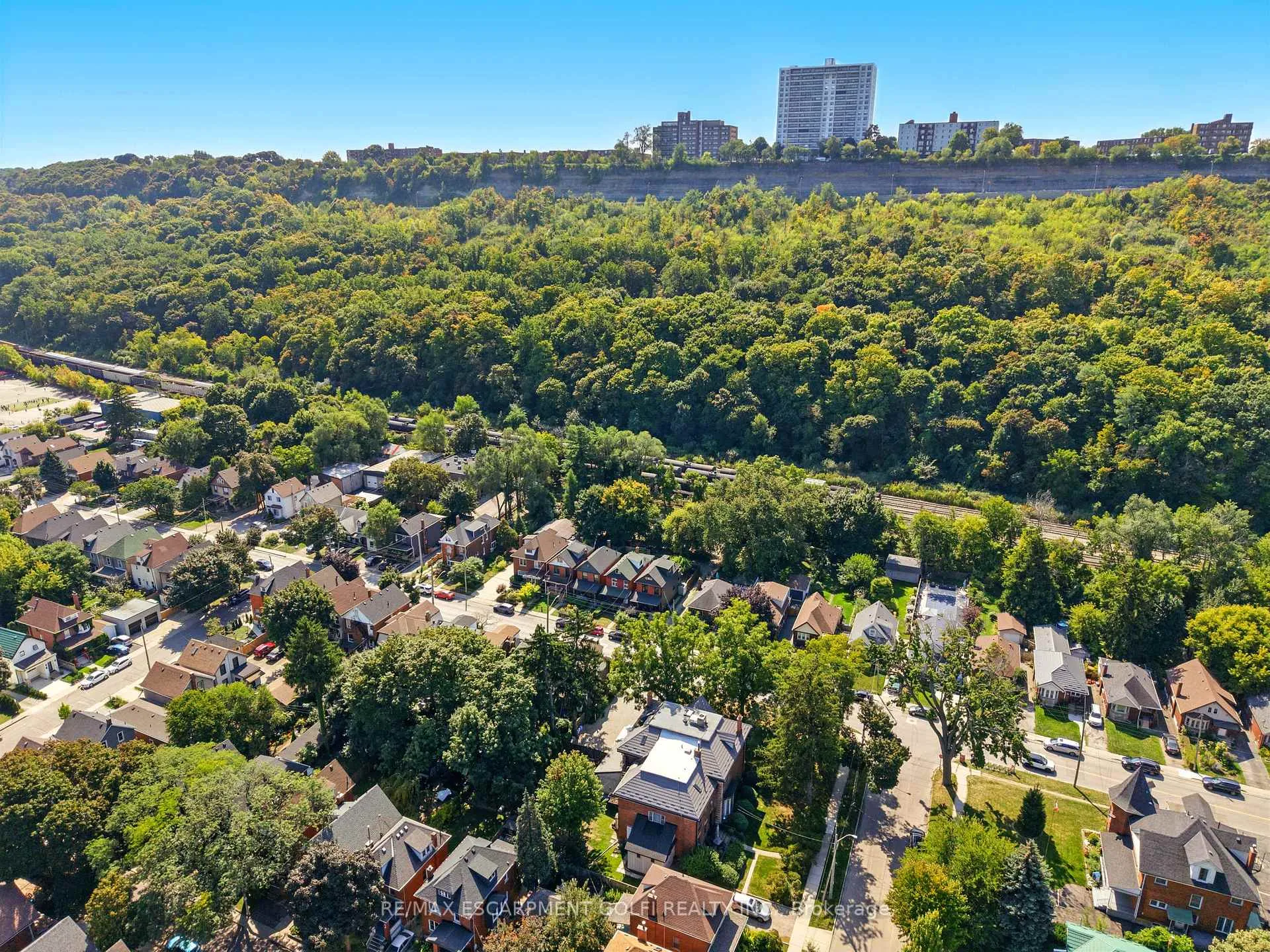 Photo 42 of 284 Cumberland Avenue, Hamilton, St. Clair — HOMEH