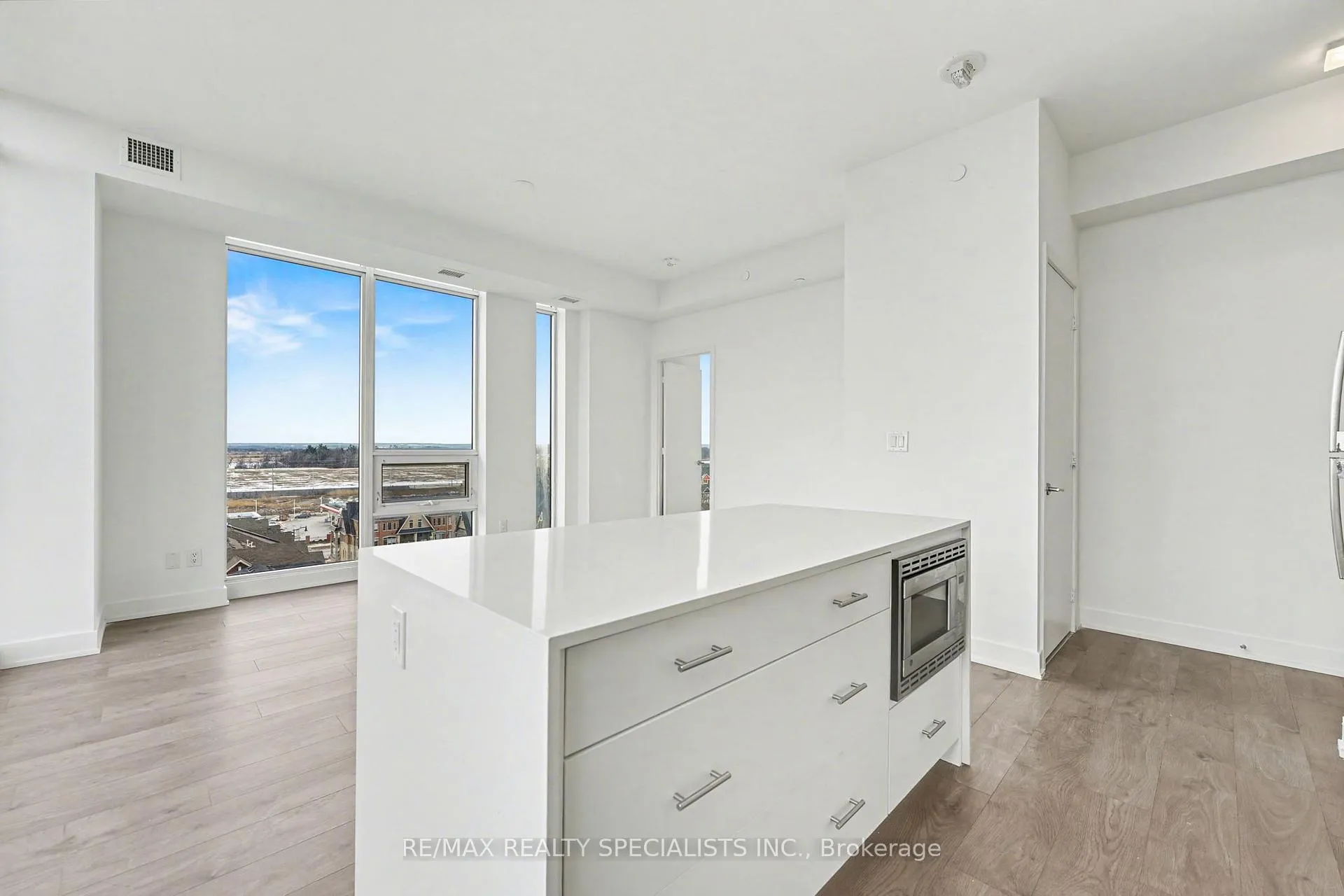Photo 12 of Unit 807, 180 Veterans Drive, Brampton, Northwest Brampton — HOMEH