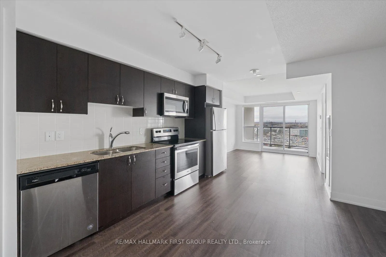 Photo 6 of Unit 1203, 1255 Bayly Street, Pickering, Bay Ridges — HOMEH