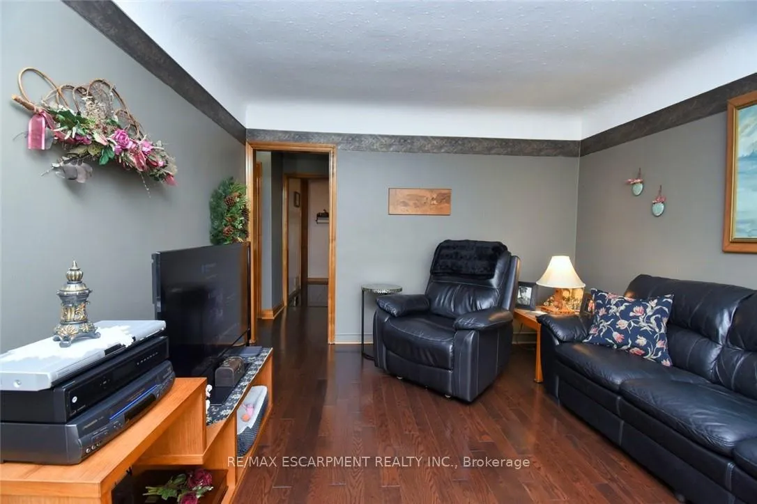 Photo 5 of 251 East 31st Street, Hamilton, Eastmount — HOMEH