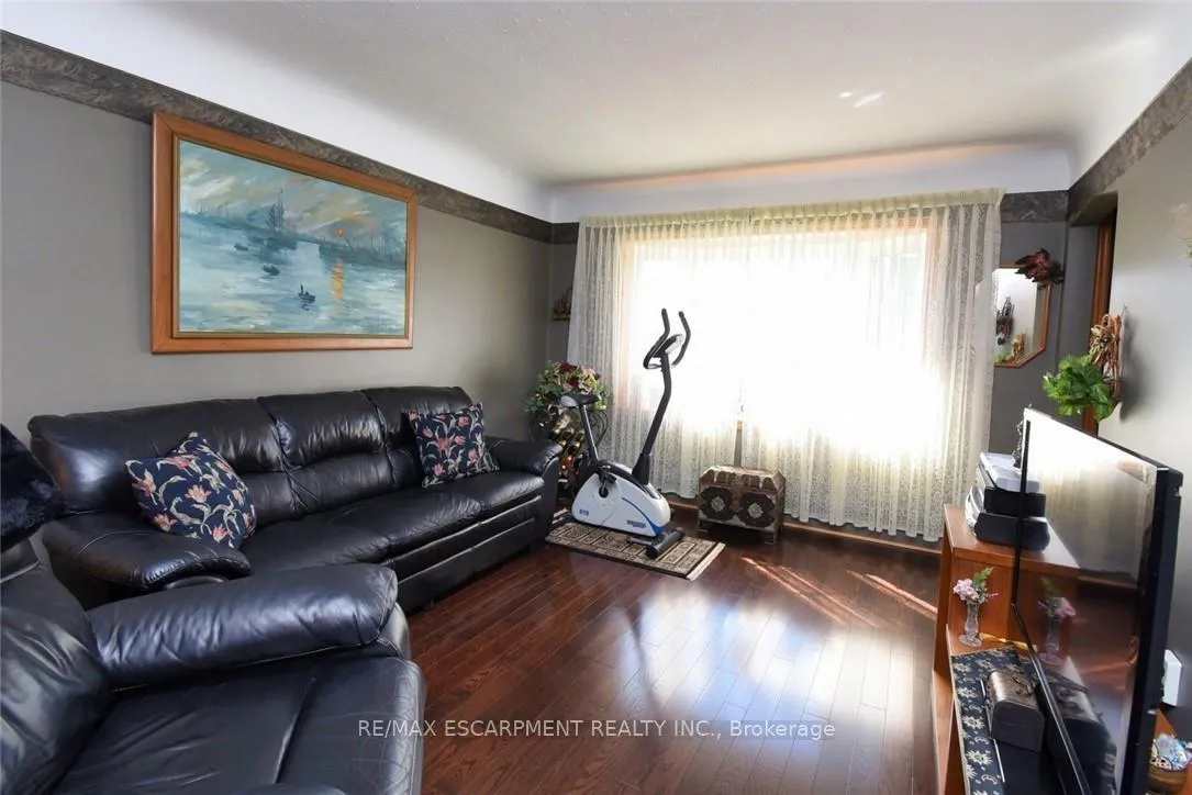 Photo 6 of 251 East 31st Street, Hamilton, Eastmount — HOMEH