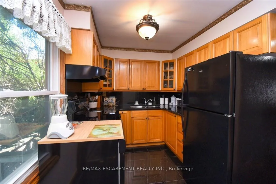 Photo 12 of 251 East 31st Street, Hamilton, Eastmount — HOMEH