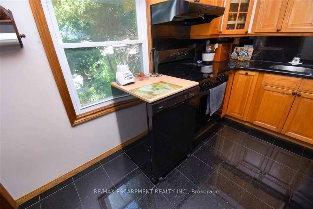 Photo 13 of 251 East 31st Street, Hamilton, Eastmount — HOMEH