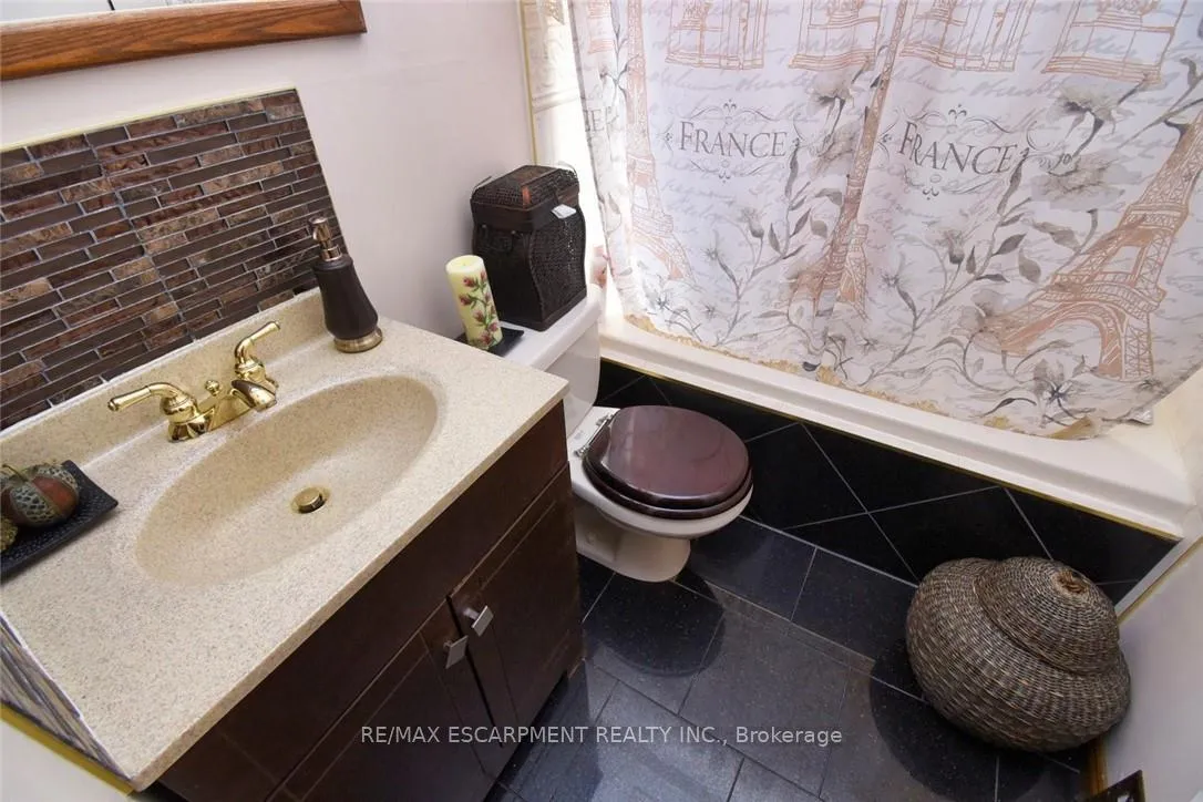 Photo 16 of 251 East 31st Street, Hamilton, Eastmount — HOMEH