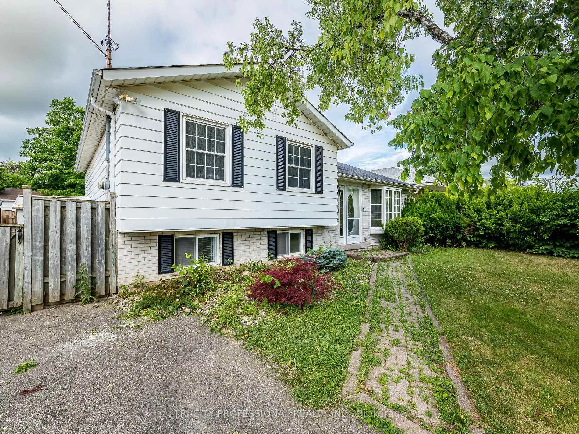 Photo 8 of 172 Mountainview Road S, Halton Hills, Georgetown — HOMEH