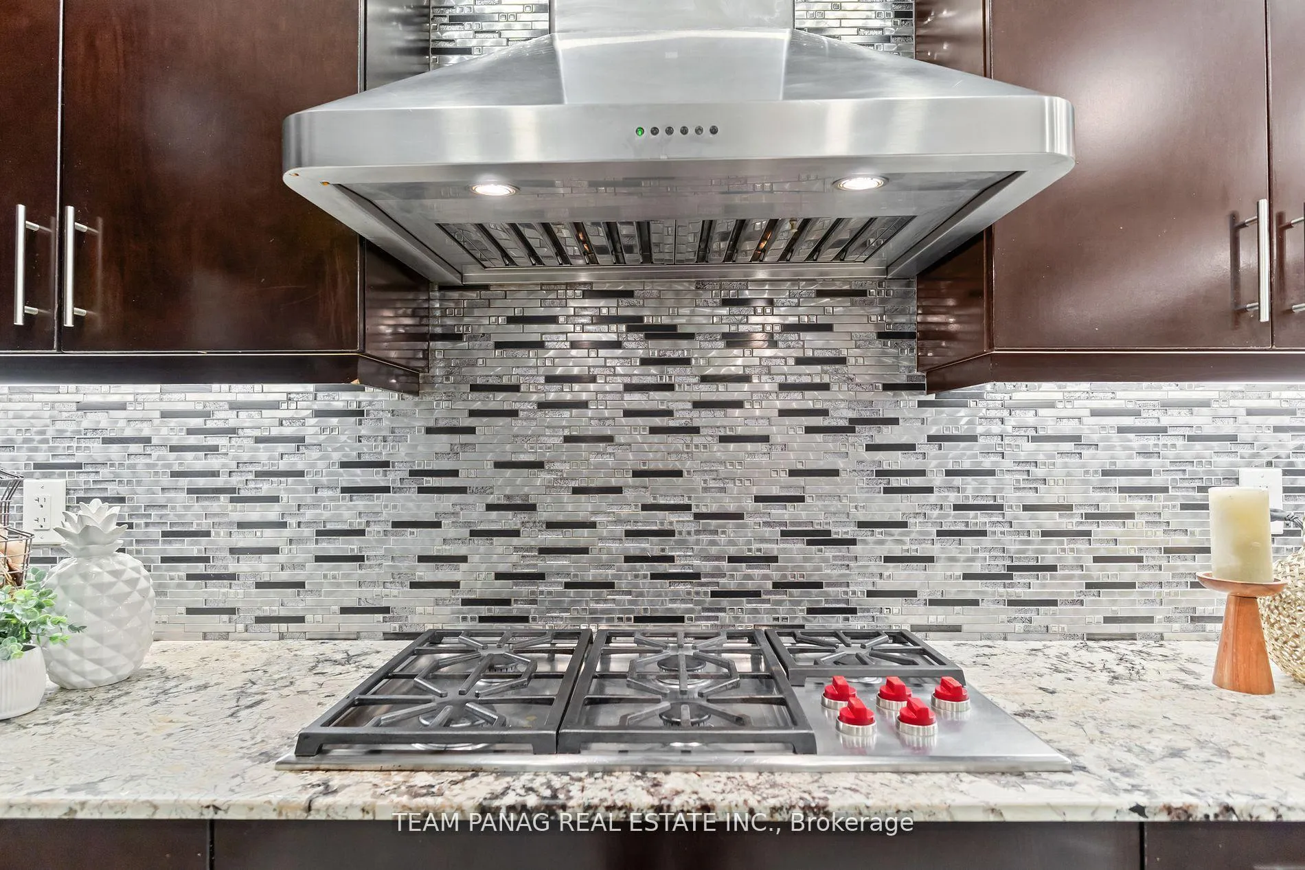 Photo 12 of 22 Cedarsprings Way, Brampton, Sandringham-Wellington — HOMEH