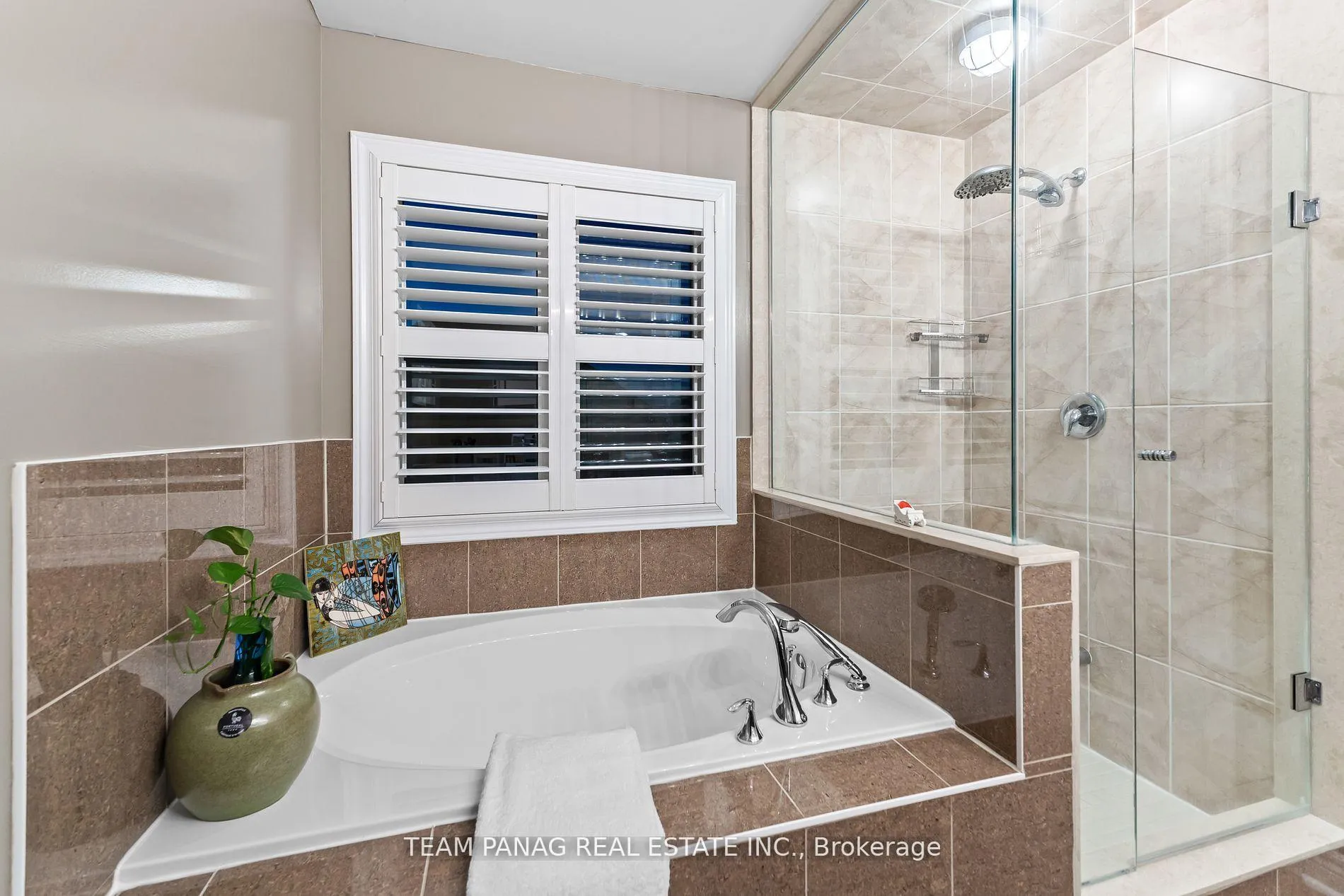 Photo 22 of 22 Cedarsprings Way, Brampton, Sandringham-Wellington — HOMEH