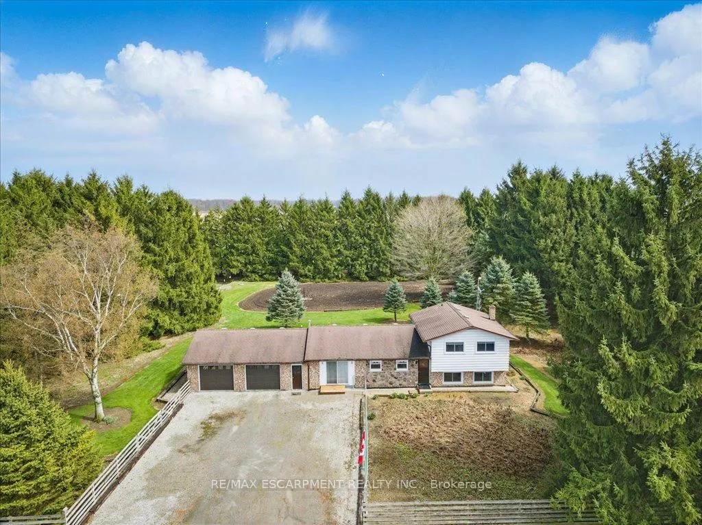 Photo 1 of 874 Robinson Road, Haldimand, Dunnville — HOMEH