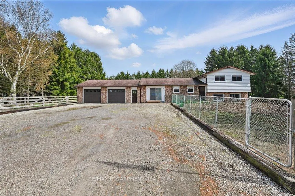 Photo 2 of 874 Robinson Road, Haldimand, Dunnville — HOMEH