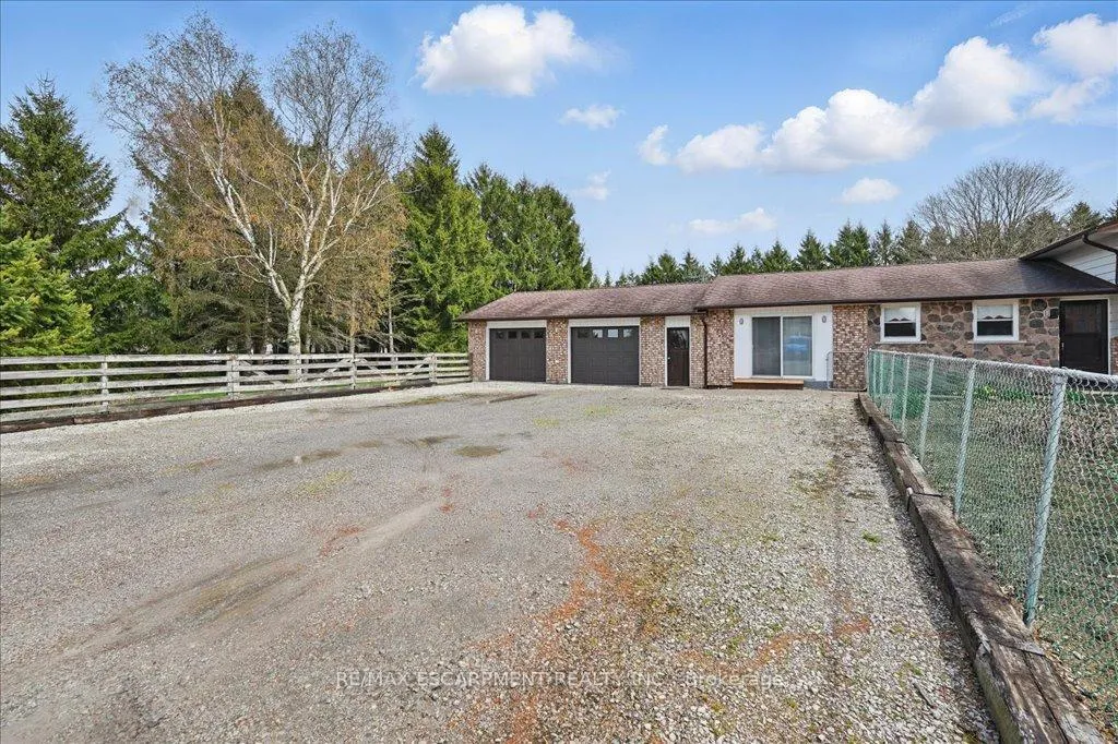 Photo 4 of 874 Robinson Road, Haldimand, Dunnville — HOMEH