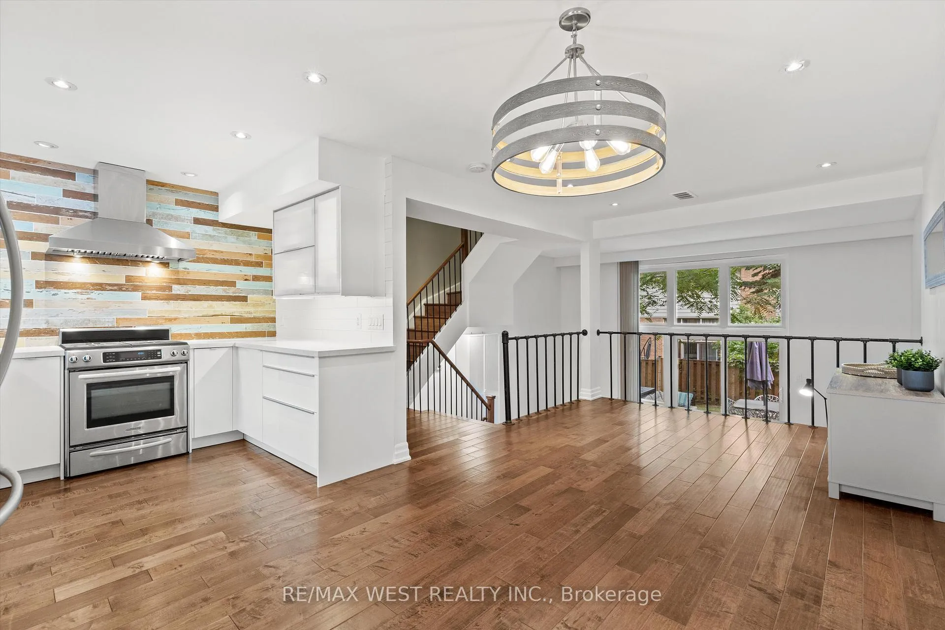 Photo 11 of Unit 41, 88 Rainbow Drive, Vaughan, West Woodbridge — HOMEH
