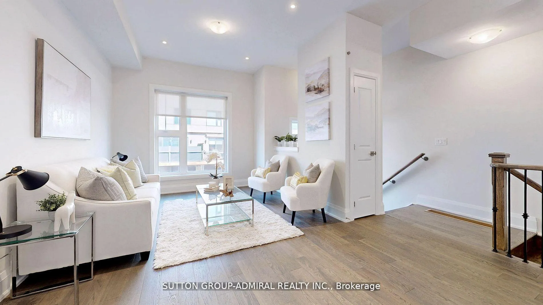 Photo 3 of 247 Smallwood Circle S, Vaughan, Brownridge — HOMEH