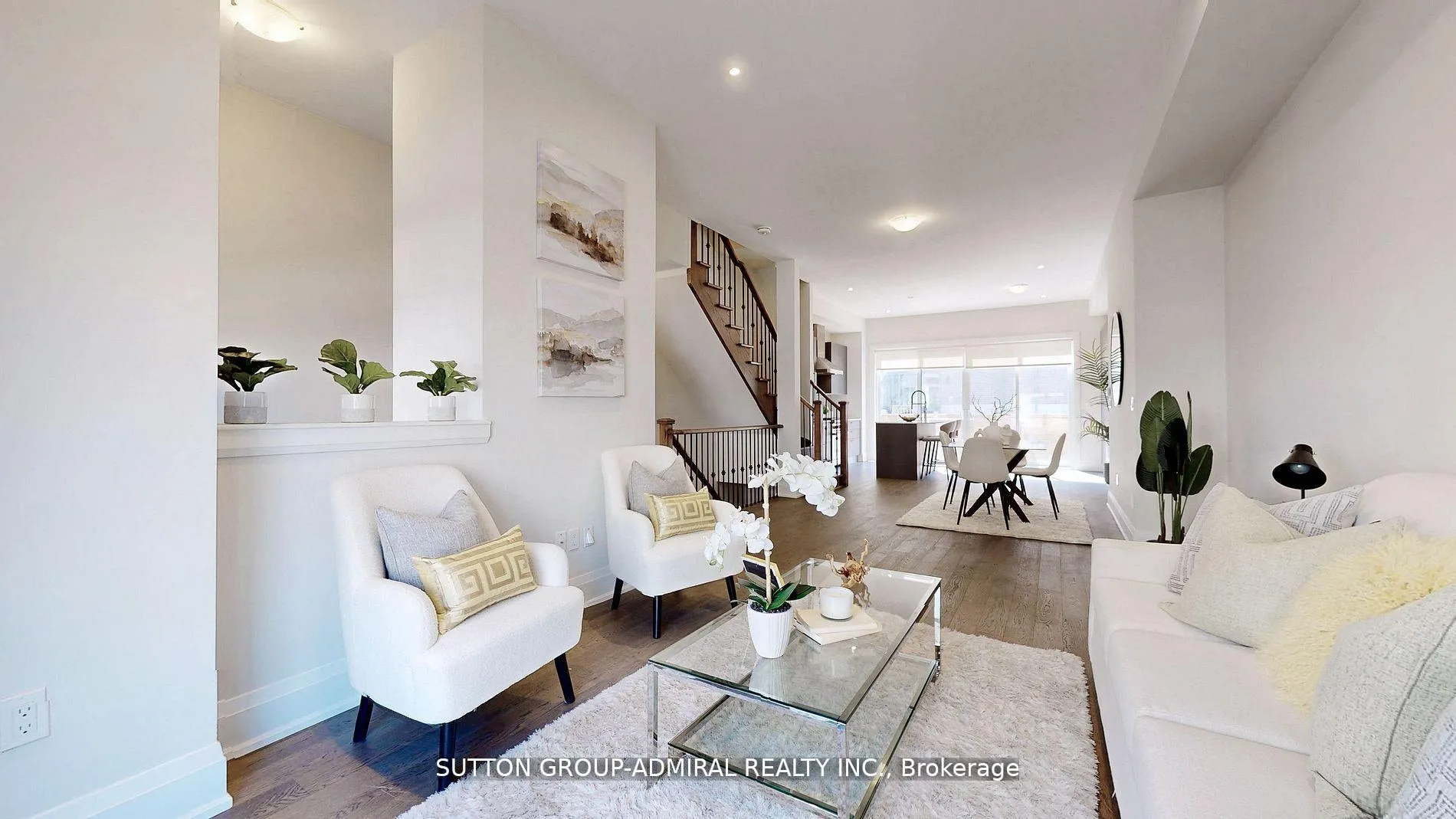 Photo 5 of 247 Smallwood Circle S, Vaughan, Brownridge — HOMEH