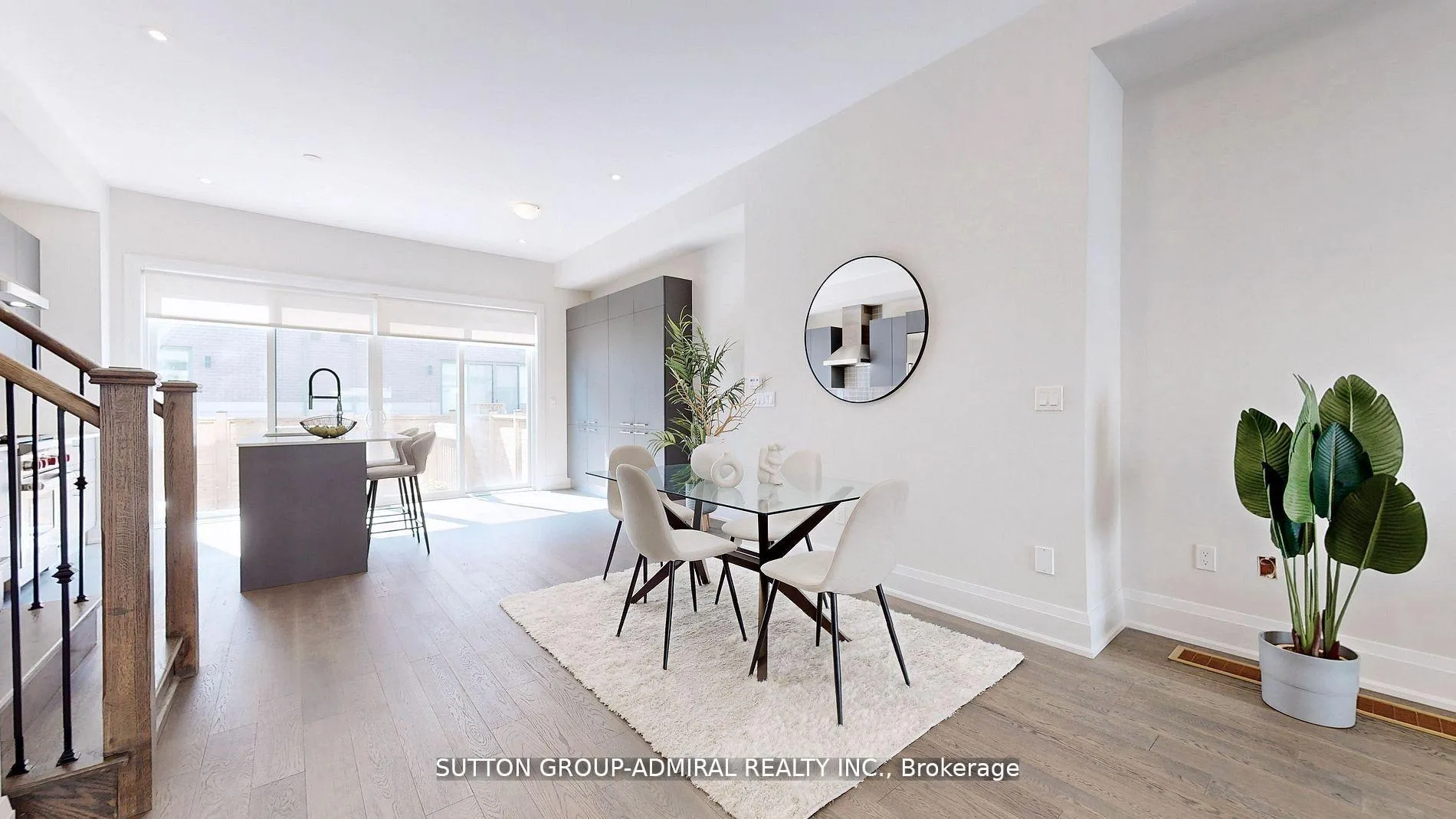 Photo 8 of 247 Smallwood Circle S, Vaughan, Brownridge — HOMEH
