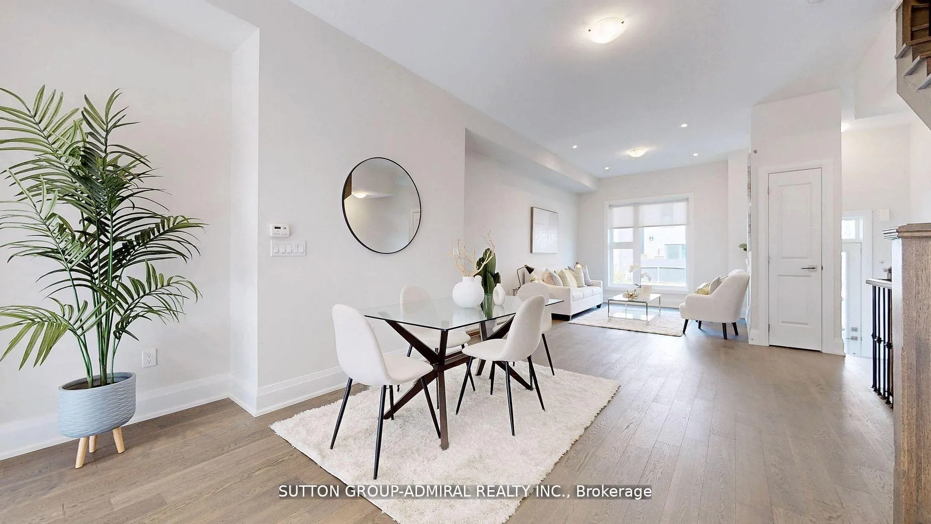 Photo 9 of 247 Smallwood Circle S, Vaughan, Brownridge — HOMEH