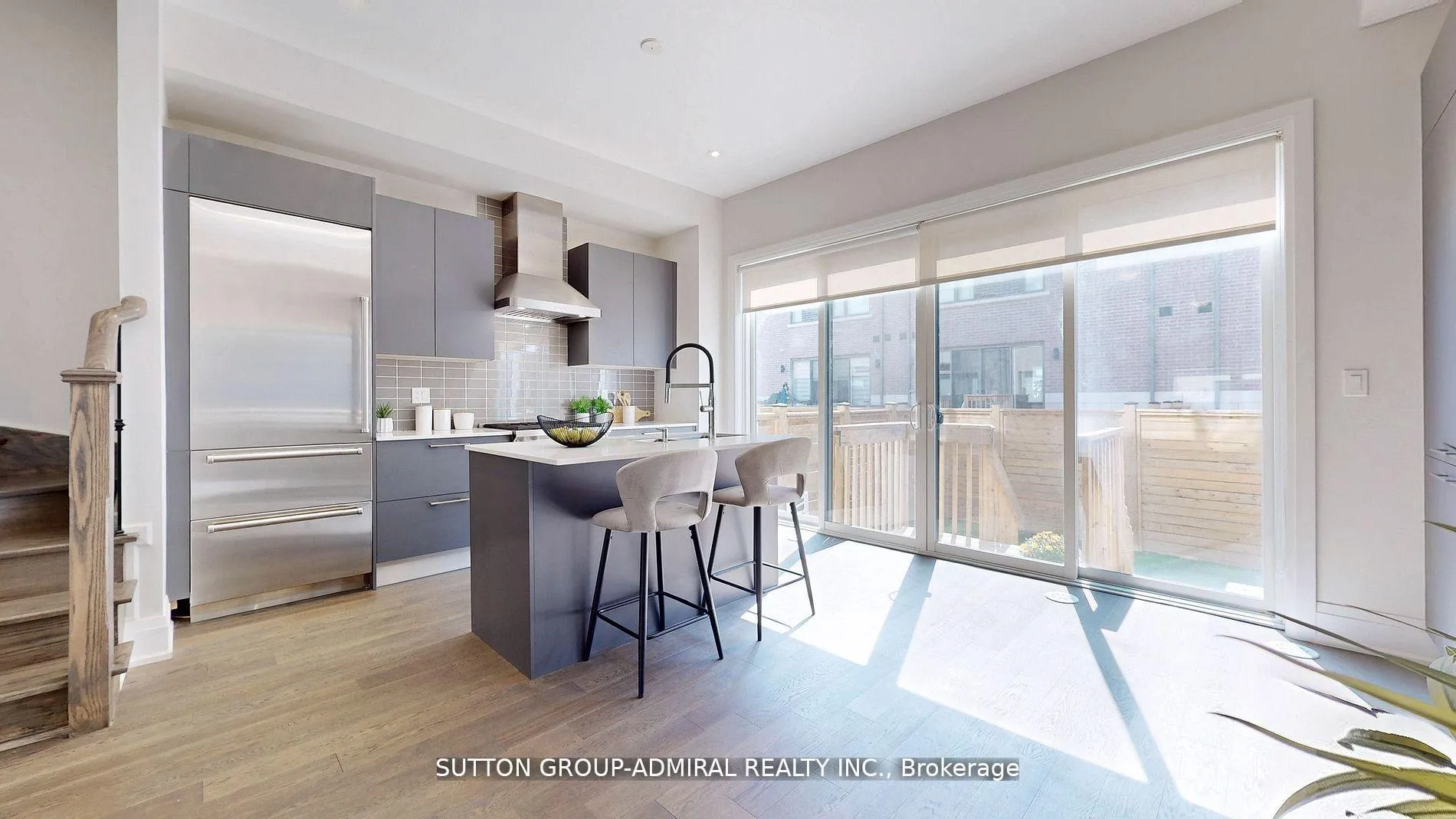 Photo 10 of 247 Smallwood Circle S, Vaughan, Brownridge — HOMEH