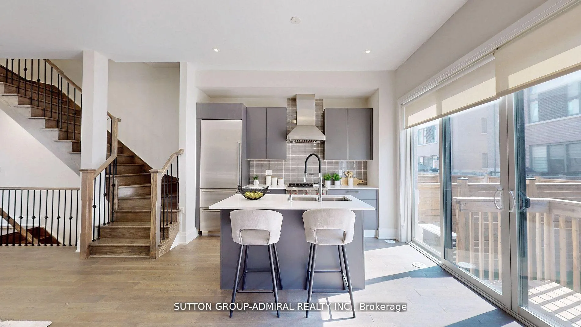 Photo 11 of 247 Smallwood Circle S, Vaughan, Brownridge — HOMEH