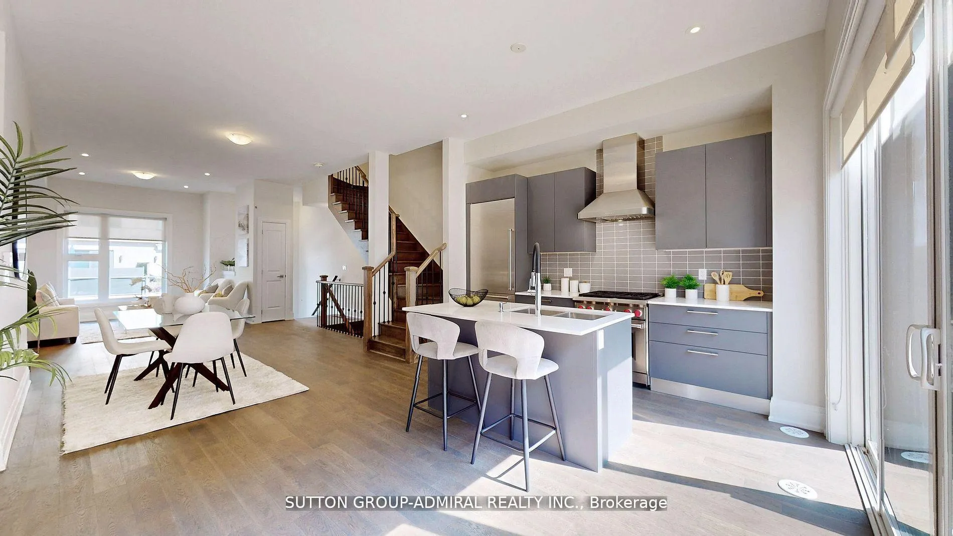 Photo 12 of 247 Smallwood Circle S, Vaughan, Brownridge — HOMEH