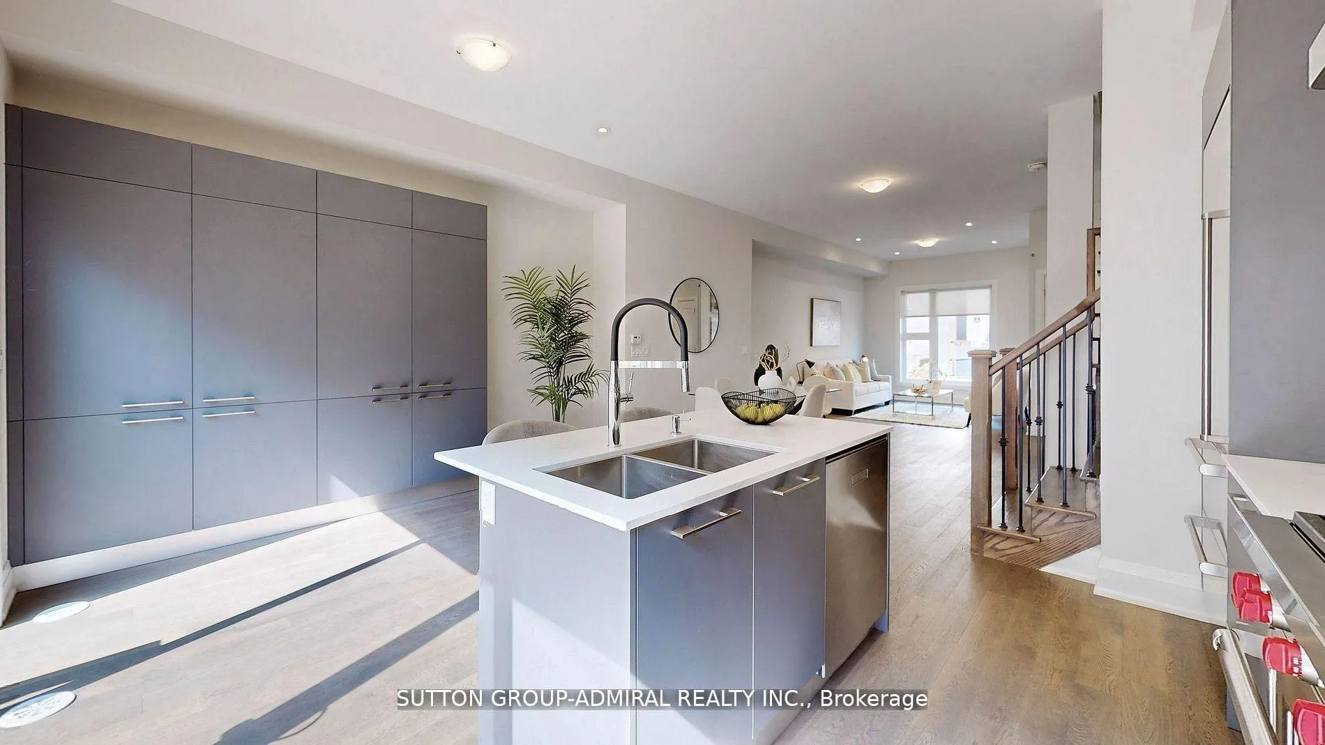 Photo 14 of 247 Smallwood Circle S, Vaughan, Brownridge — HOMEH