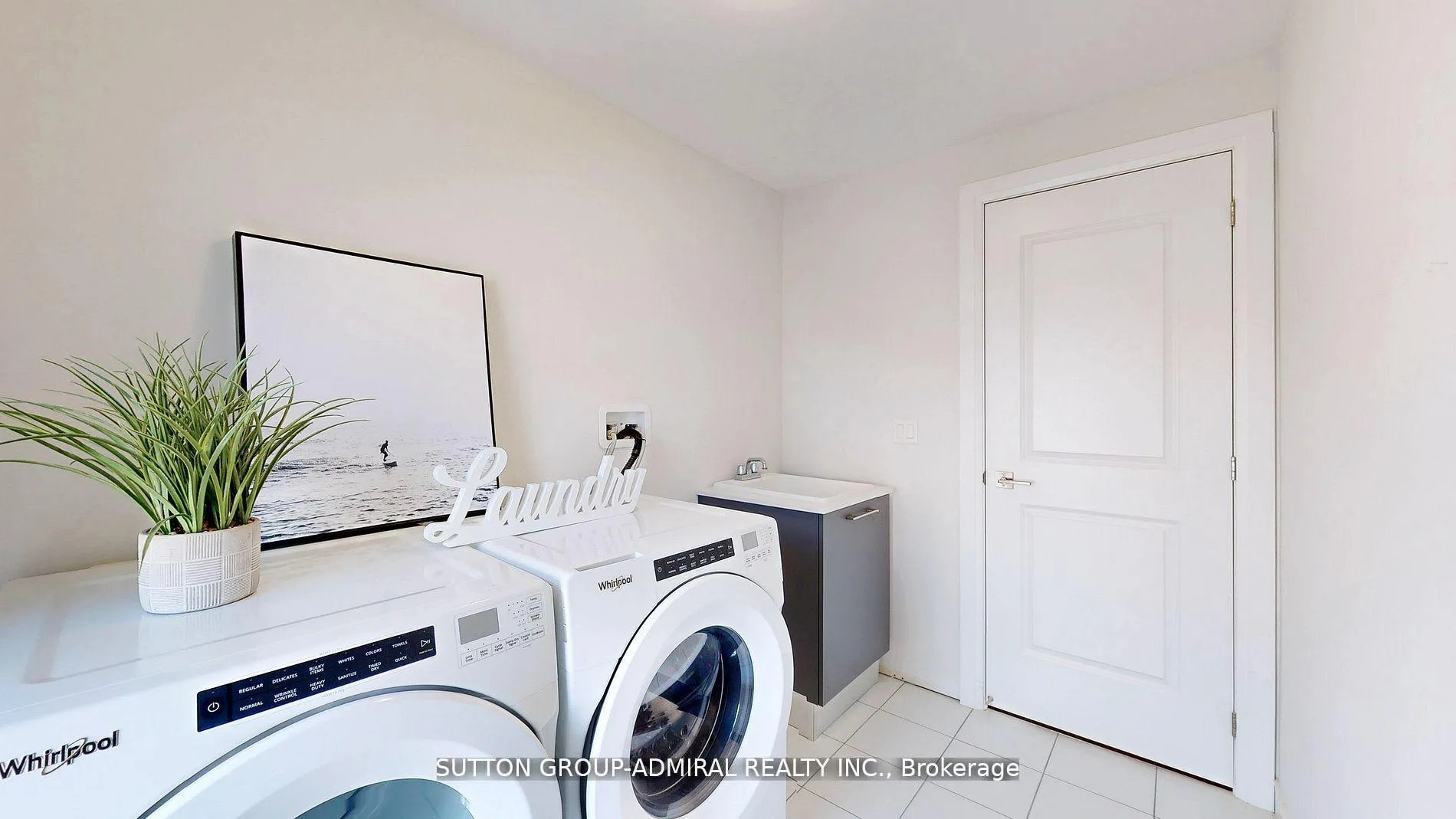 Photo 18 of 247 Smallwood Circle S, Vaughan, Brownridge — HOMEH