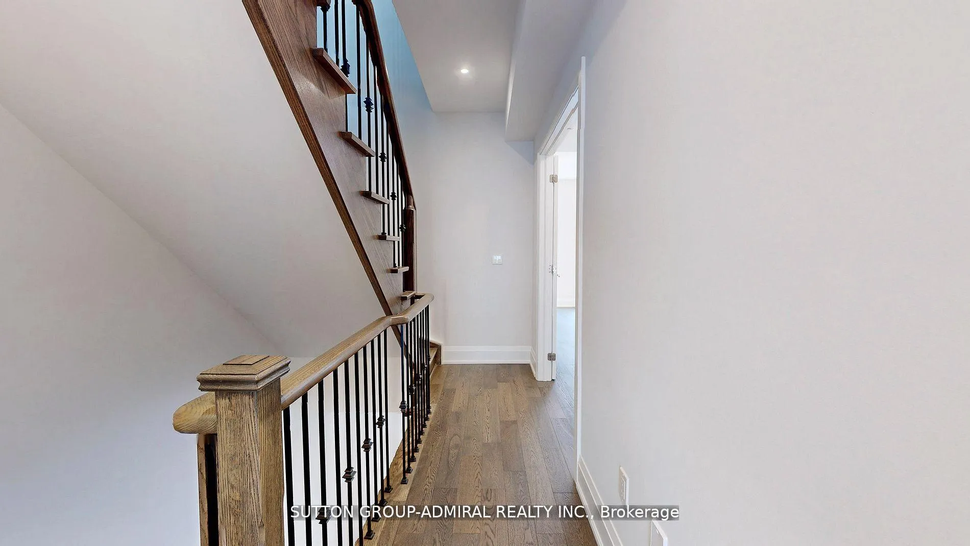 Photo 20 of 247 Smallwood Circle S, Vaughan, Brownridge — HOMEH