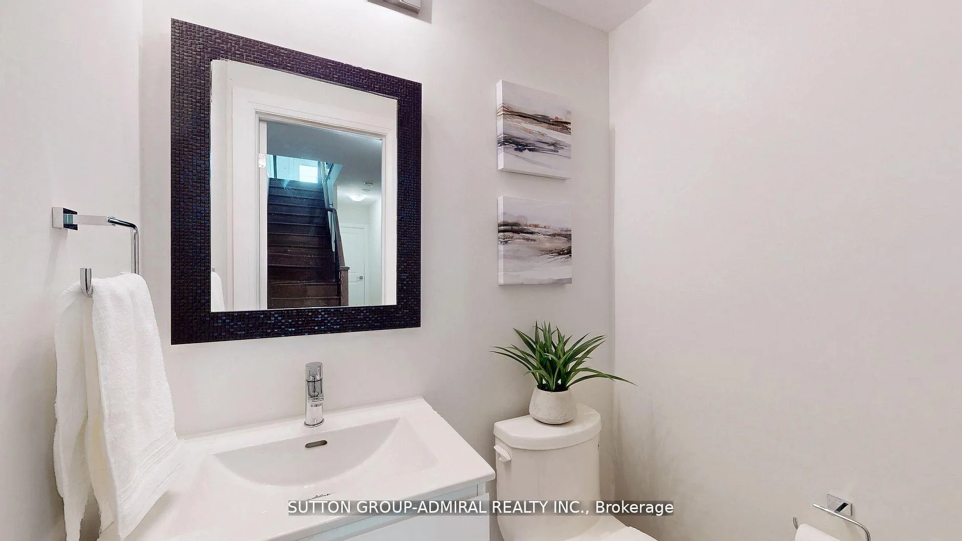 Photo 36 of 247 Smallwood Circle S, Vaughan, Brownridge — HOMEH