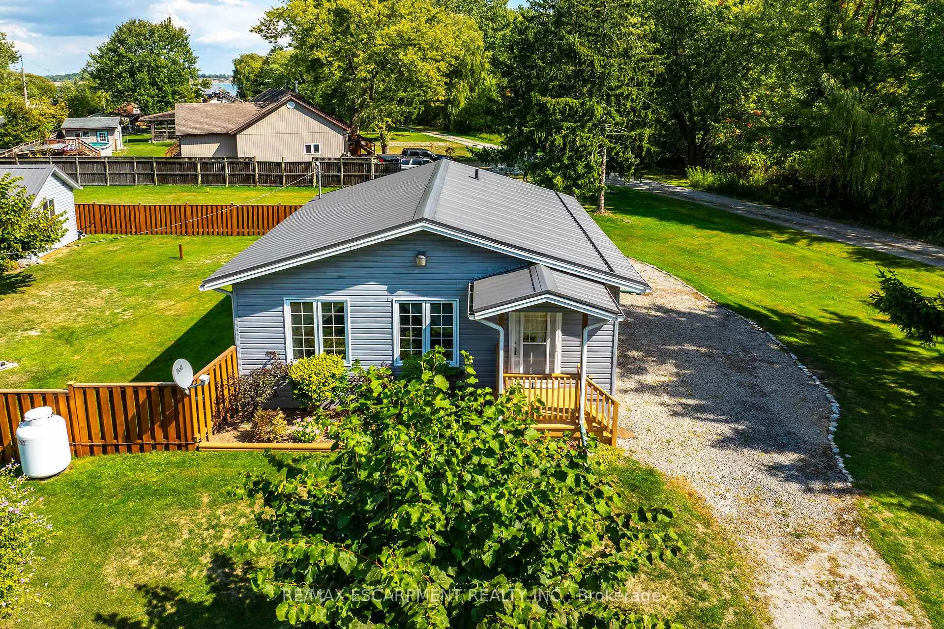 Photo 2 of 8 Downey Road, Haldimand, Dunnville — HOMEH