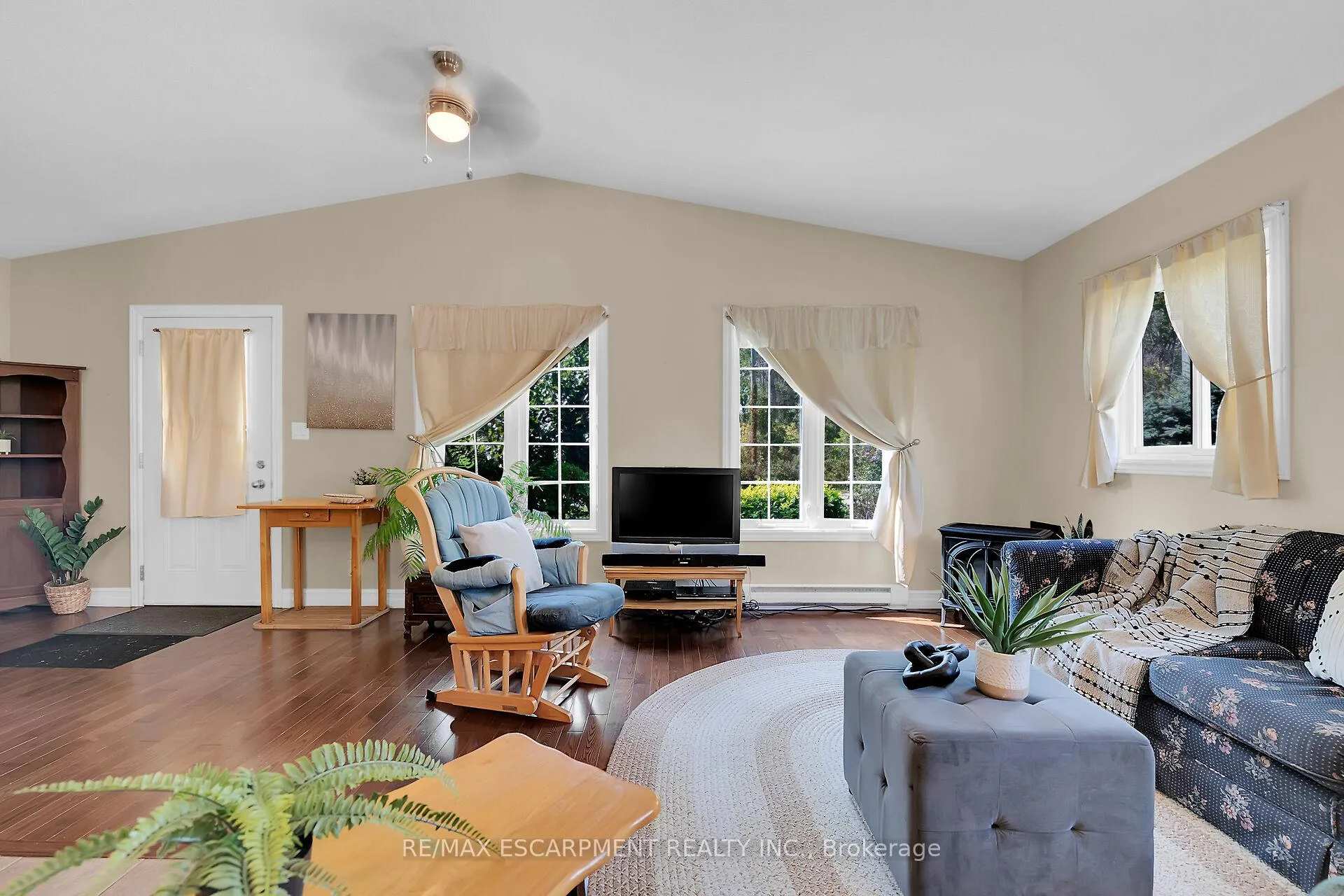Photo 18 of 8 Downey Road, Haldimand, Dunnville — HOMEH