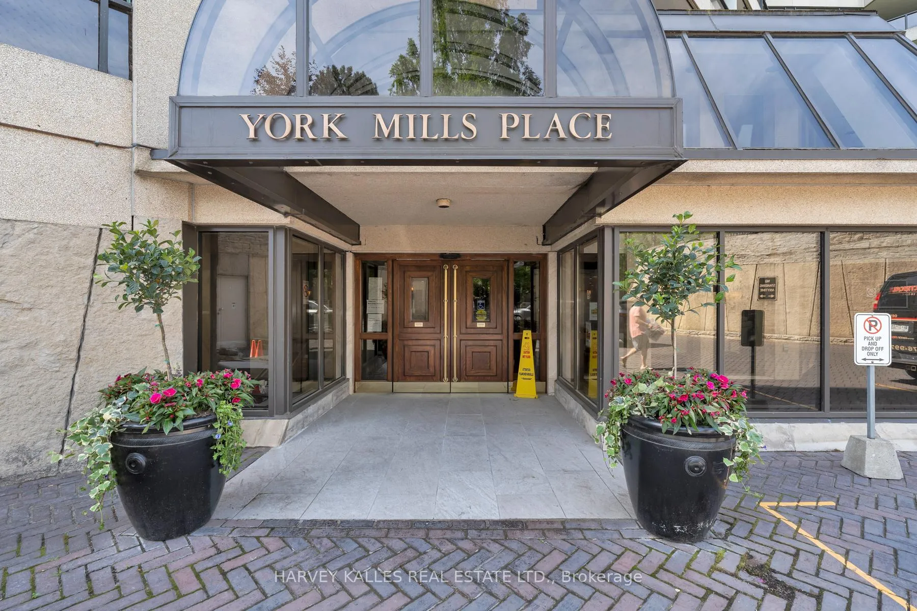Photo 1 of Unit 405, 3900 Yonge Street, Toronto, Bedford Park-Nortown — HOMEH