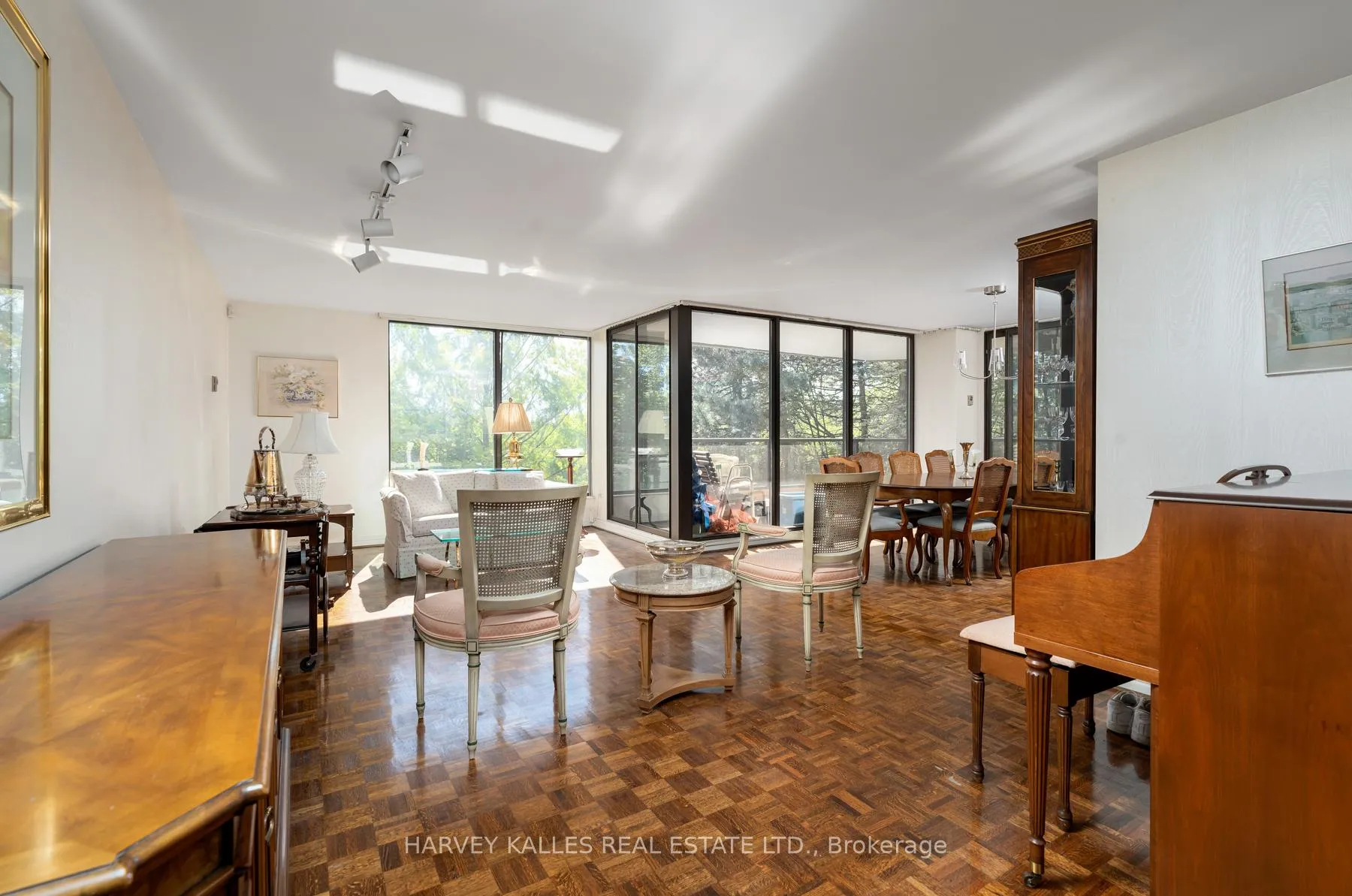 Photo 5 of Unit 405, 3900 Yonge Street, Toronto, Bedford Park-Nortown — HOMEH