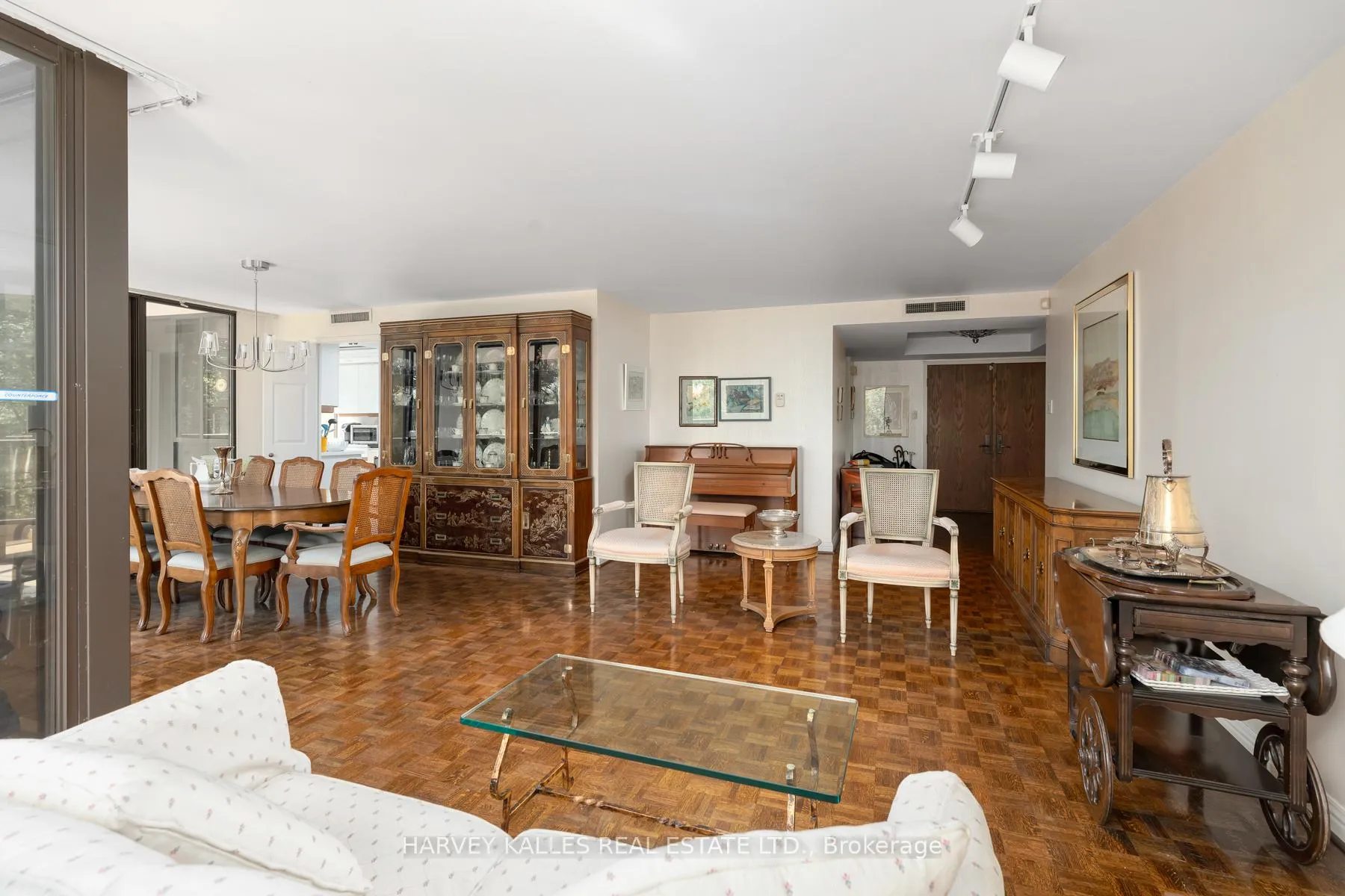 Photo 7 of Unit 405, 3900 Yonge Street, Toronto, Bedford Park-Nortown — HOMEH