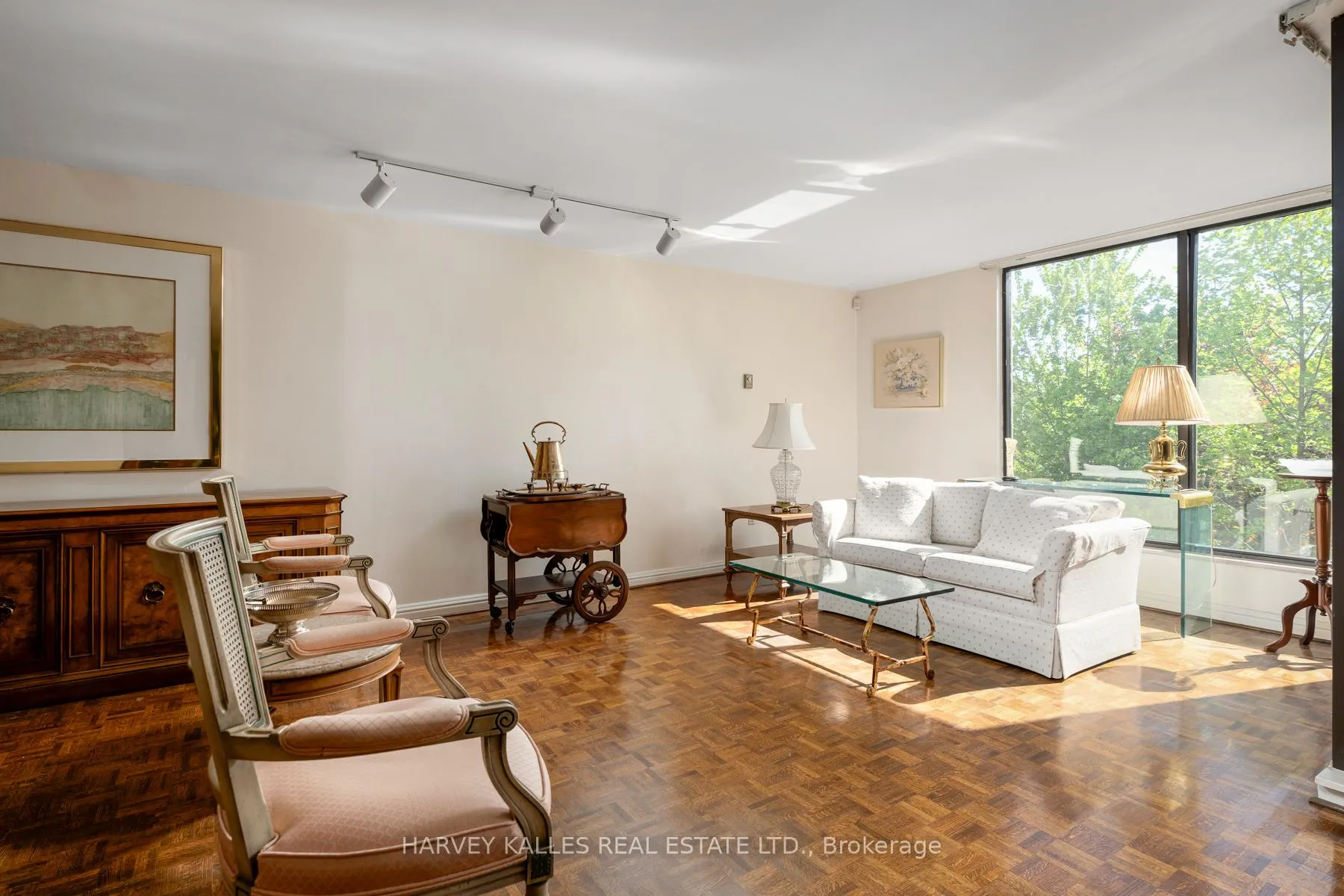 Photo 11 of Unit 405, 3900 Yonge Street, Toronto, Bedford Park-Nortown — HOMEH